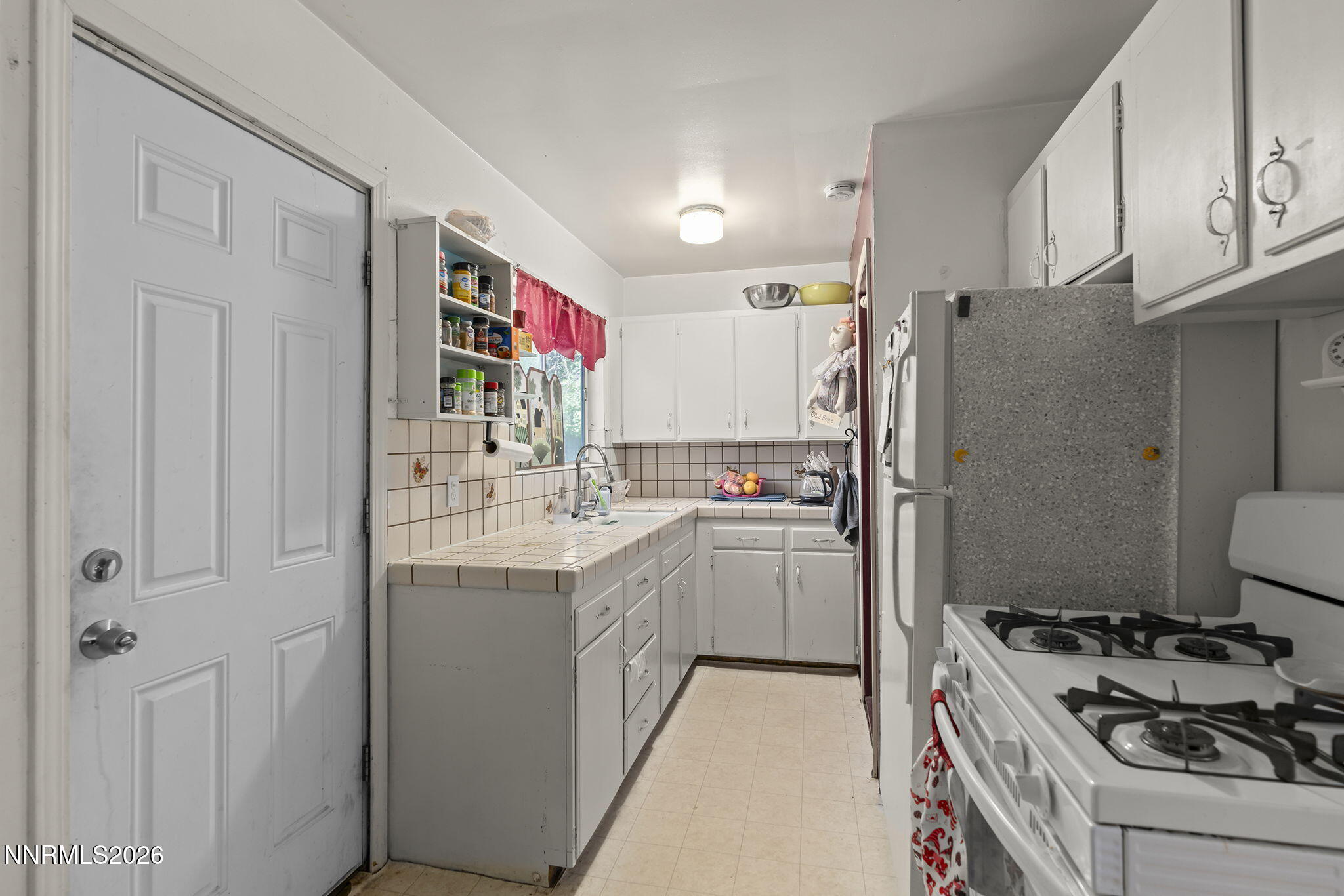 305 Burton Street Property Photo 6