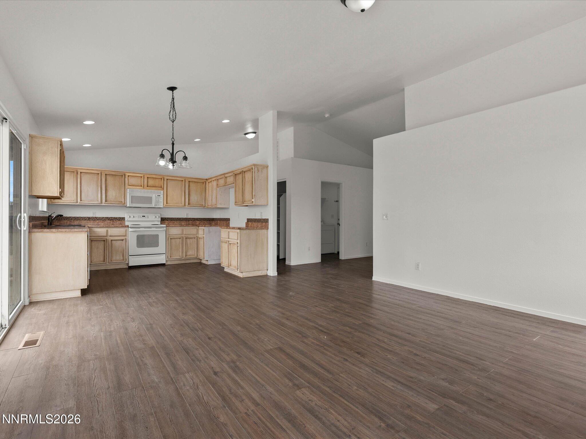 318 Emigrant Way Property Photo 9