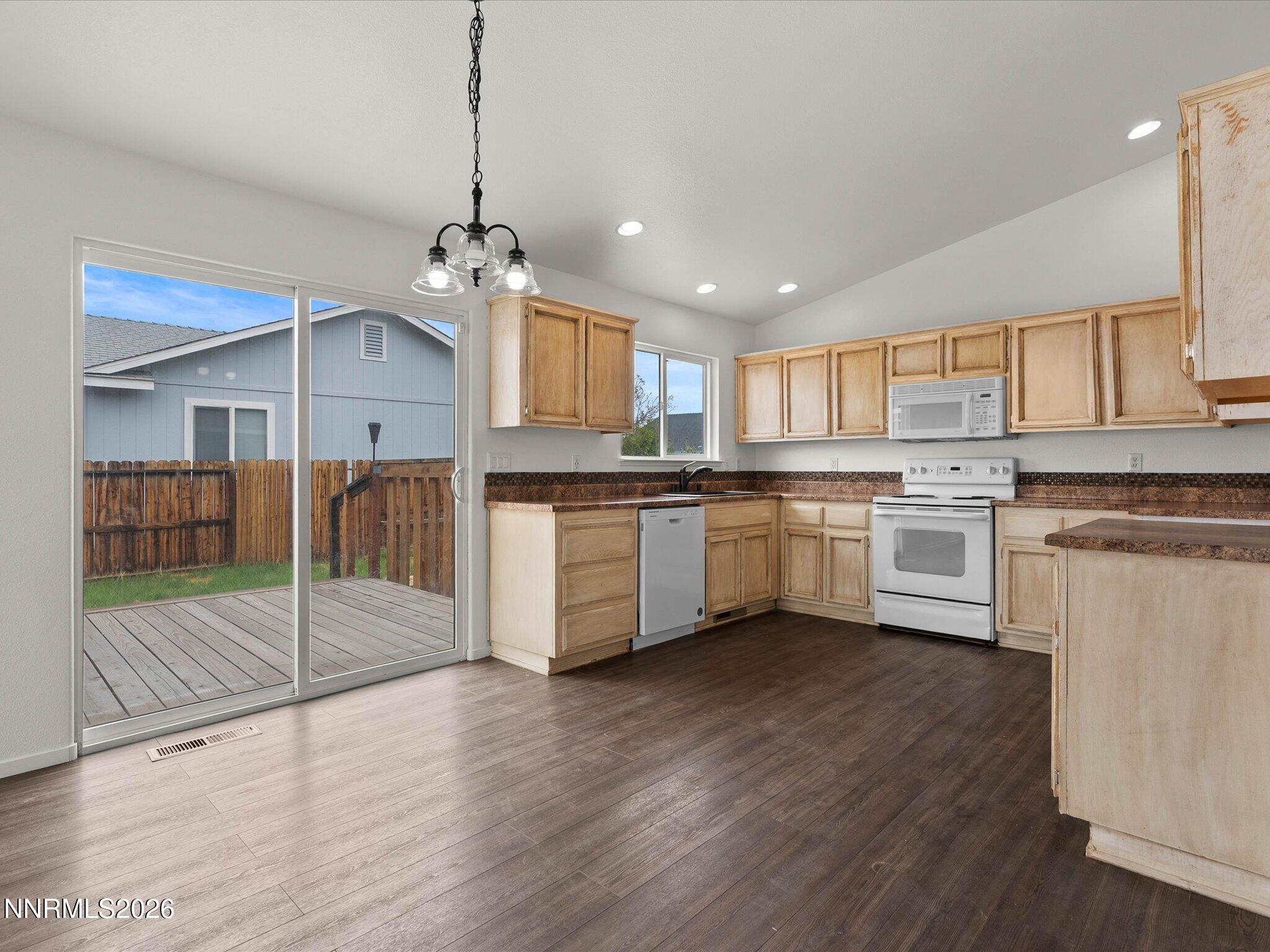 318 Emigrant Way Property Photo 11