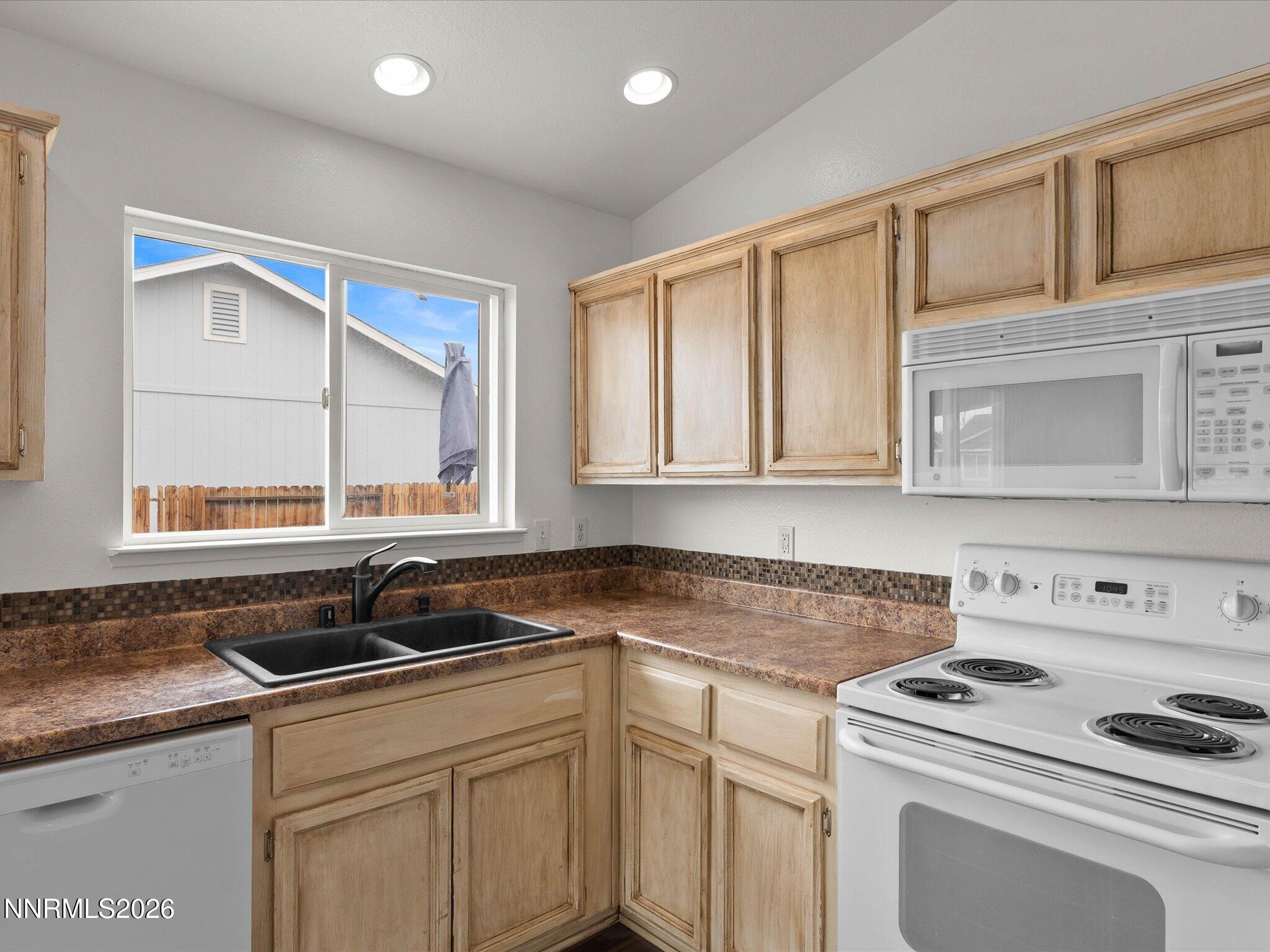 318 Emigrant Way Property Photo 14