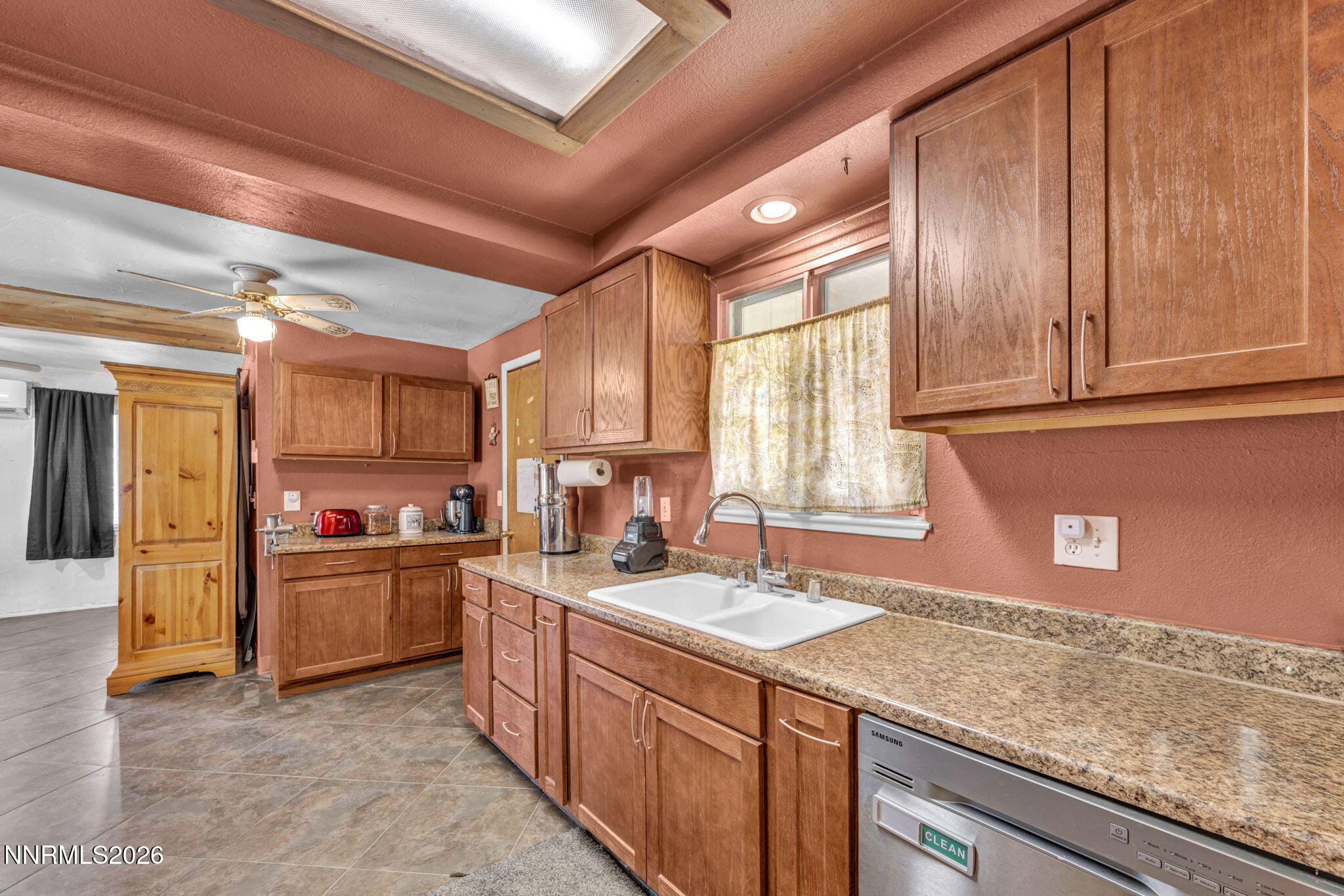 1427 Langley Drive Property Photo 9