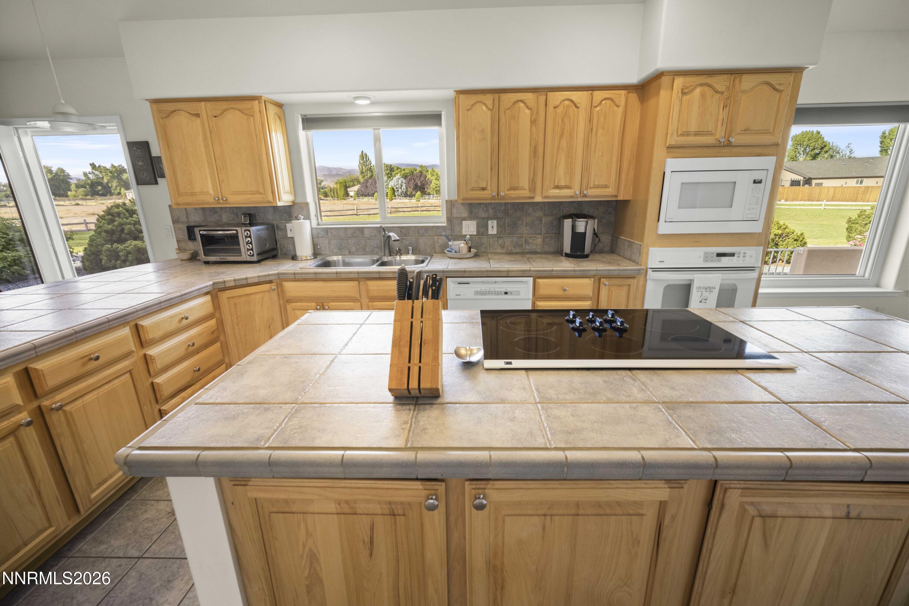 213 Quail Run Road Property Photo 8