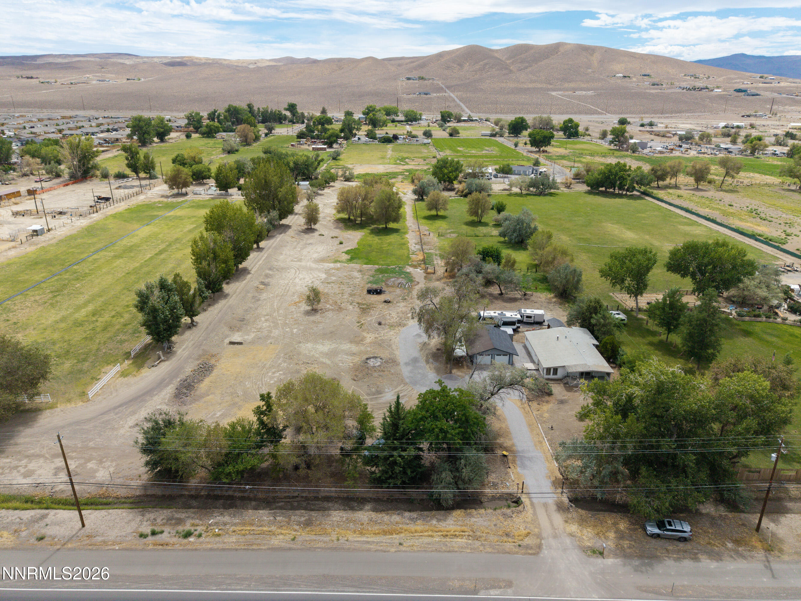1395 Farm District Road Property Photo 4