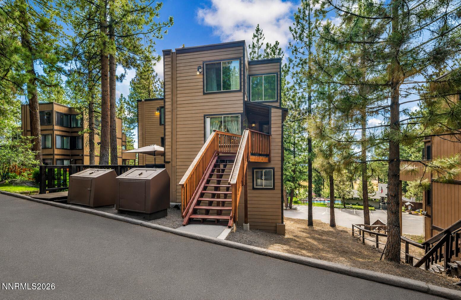 230 Clubhouse Circle Property Photo 1