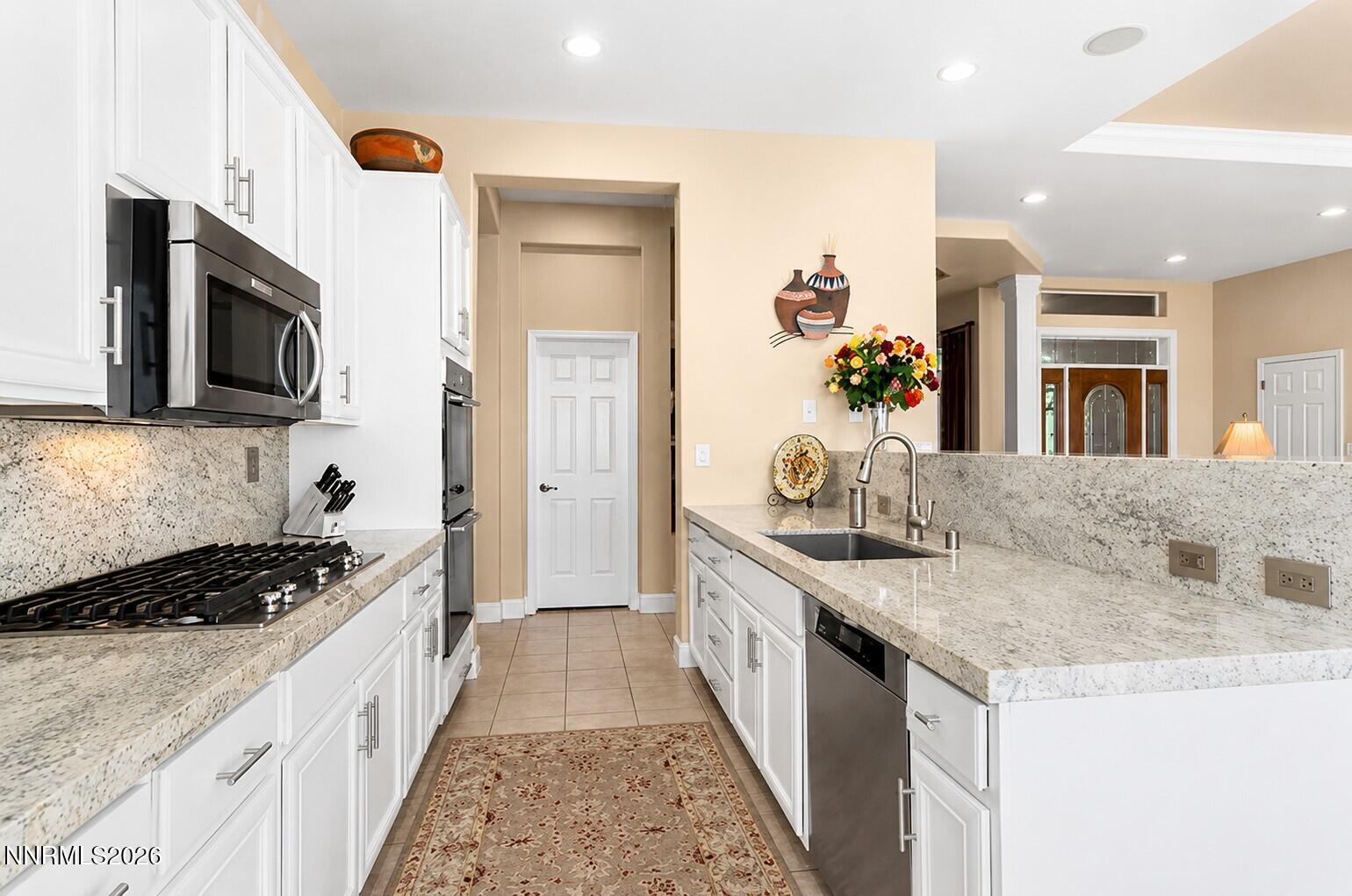 2750 Shadow Dancer Trail Property Photo 3