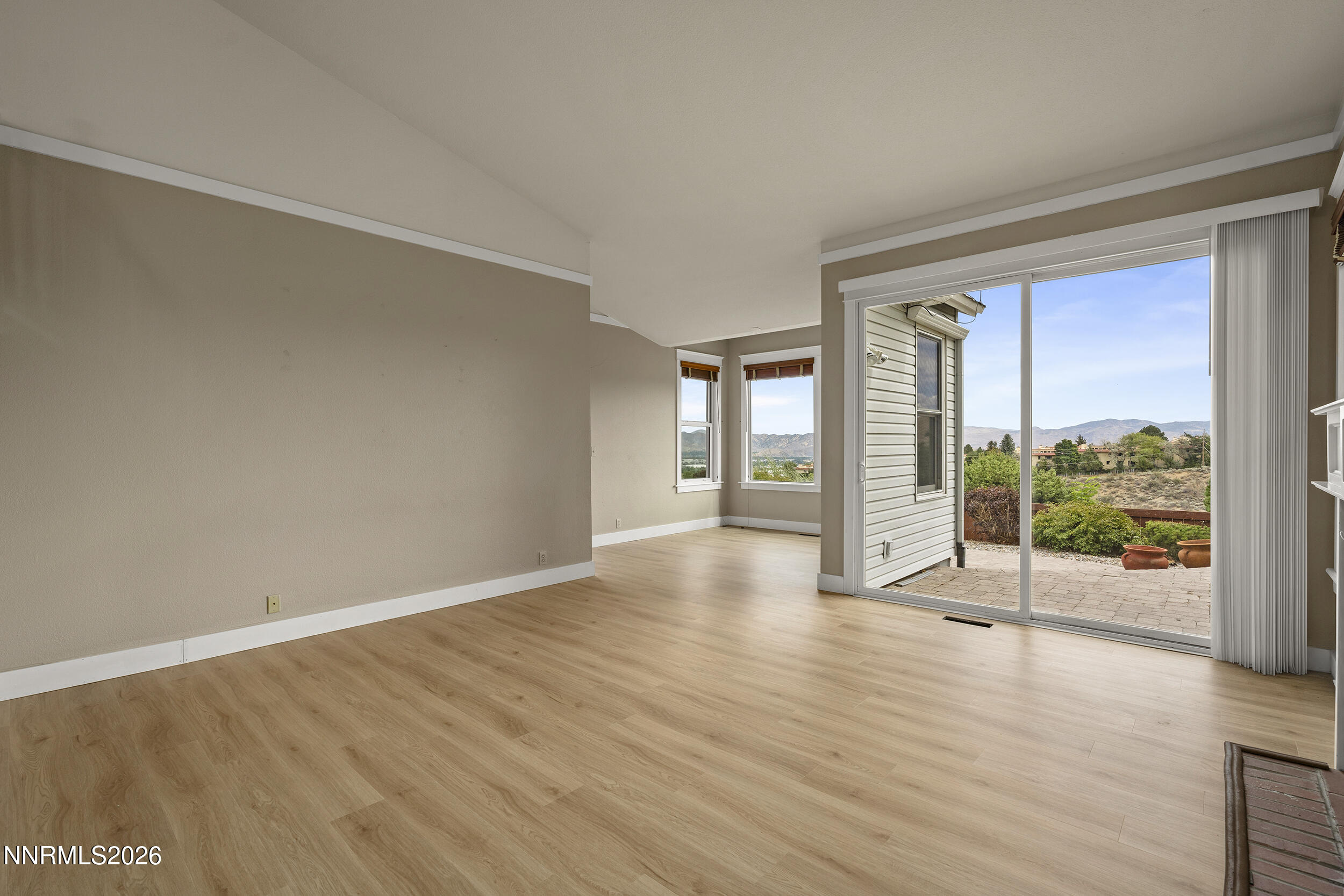 2366 Silver Ridge Drive Property Photo 5