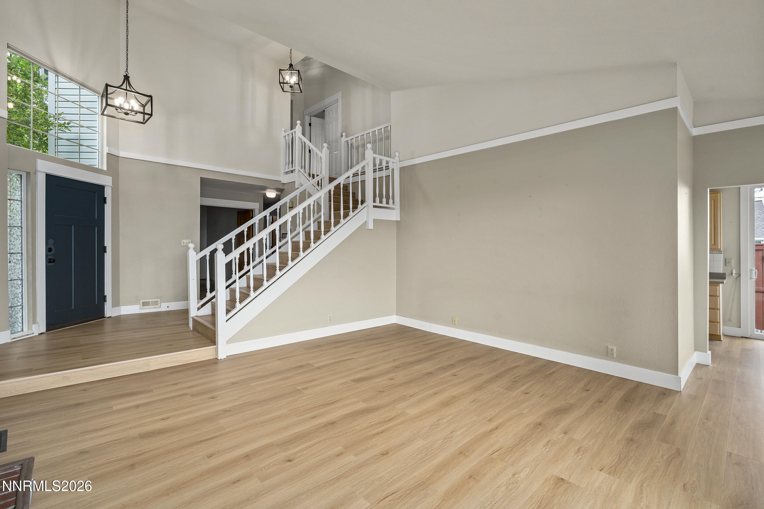 2366 Silver Ridge Drive Property Photo 6