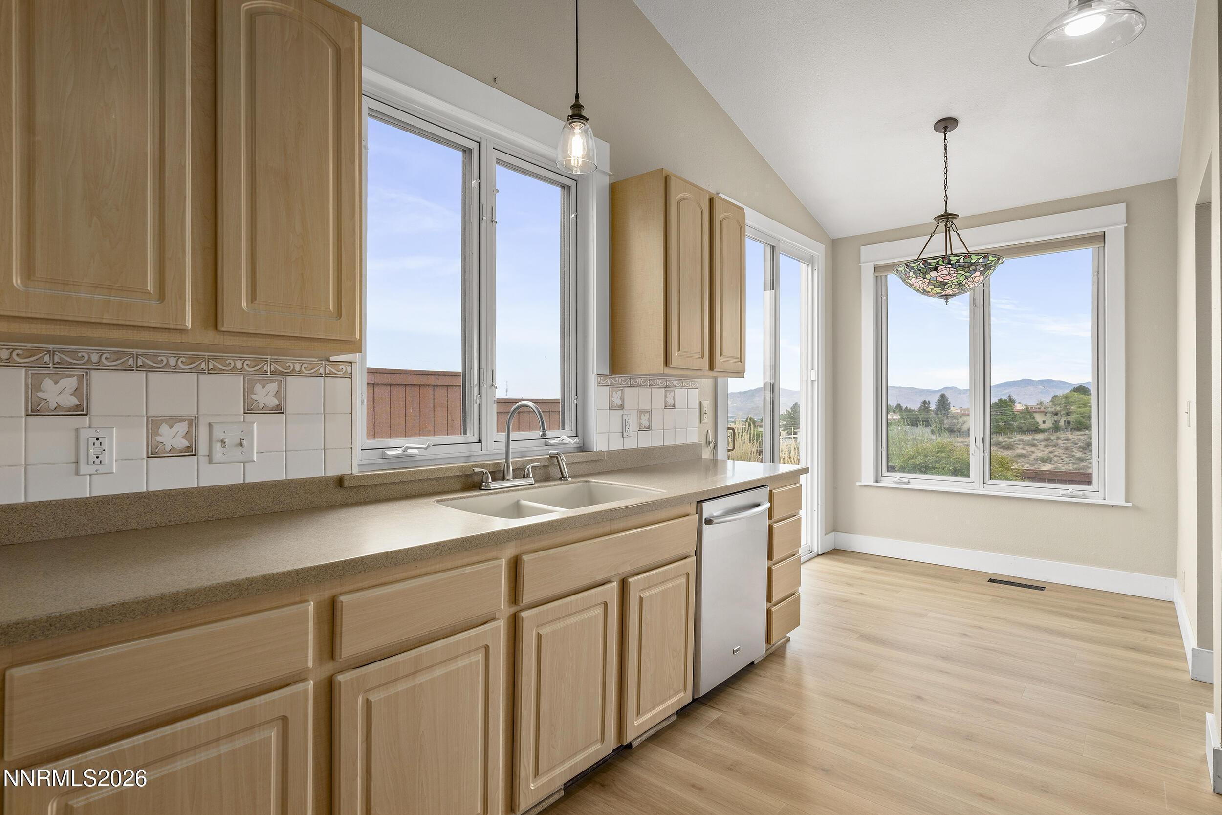 2366 Silver Ridge Drive Property Photo 11
