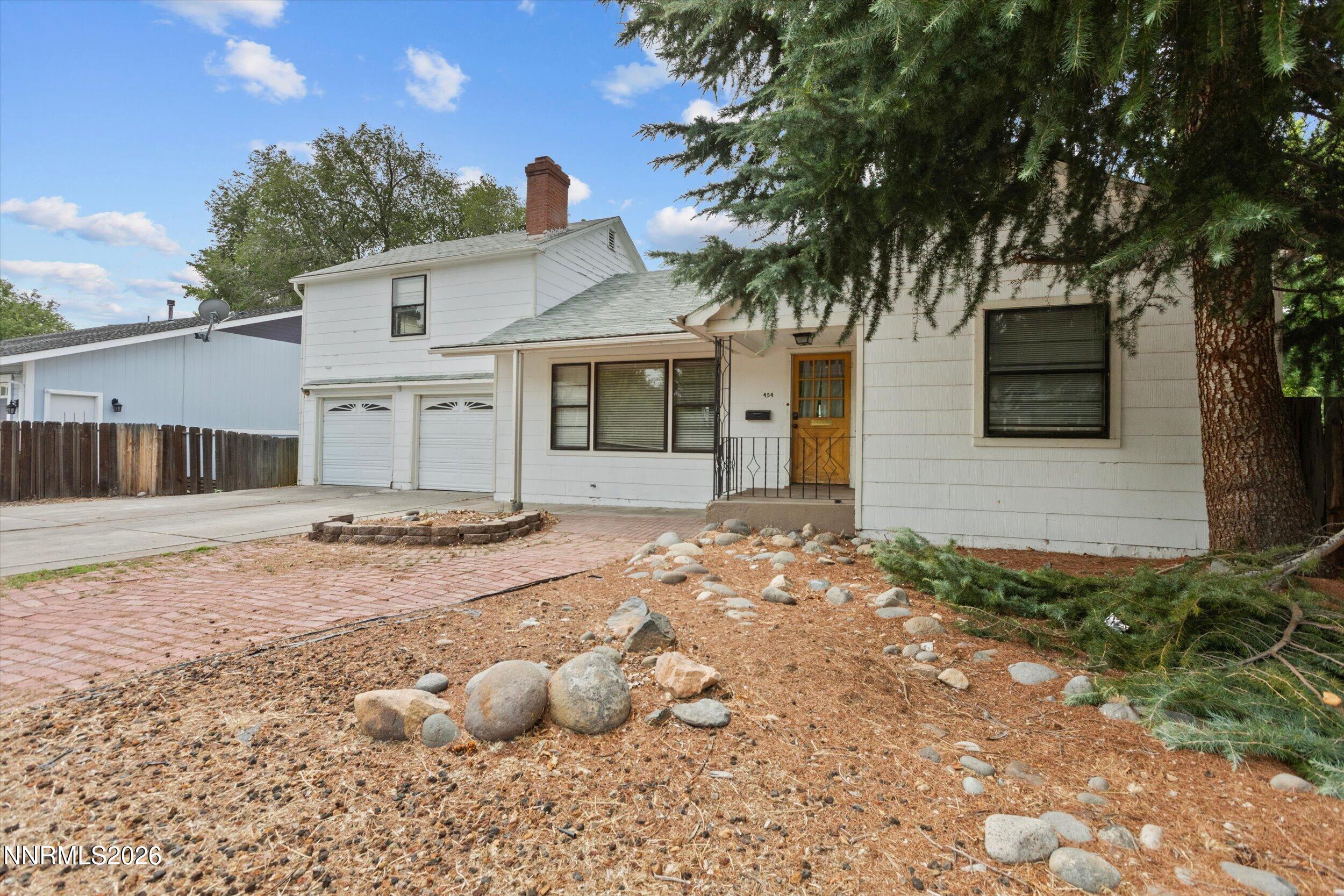 454 Glenmanor Drive Property Photo 2
