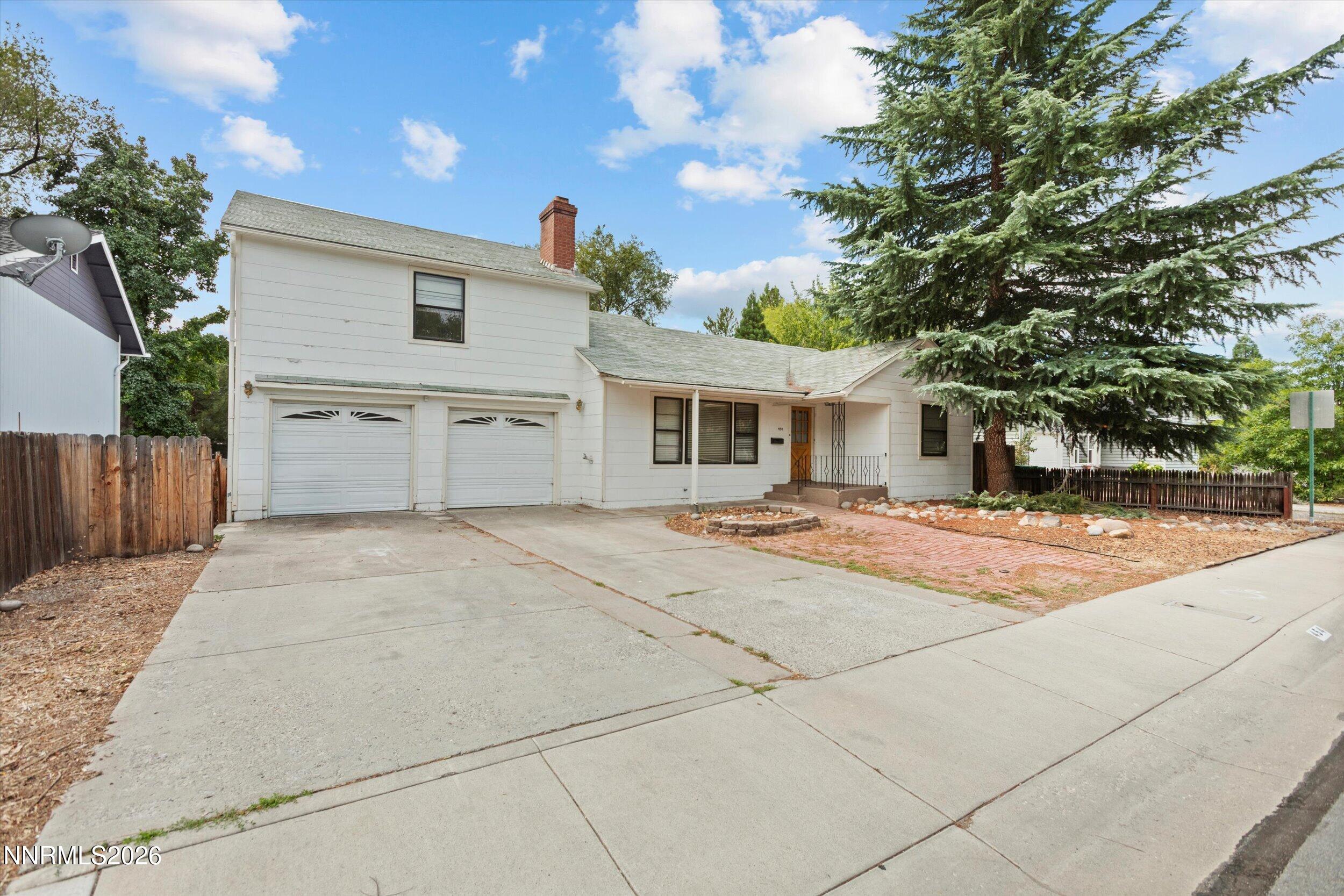 454 Glenmanor Drive Property Photo 3