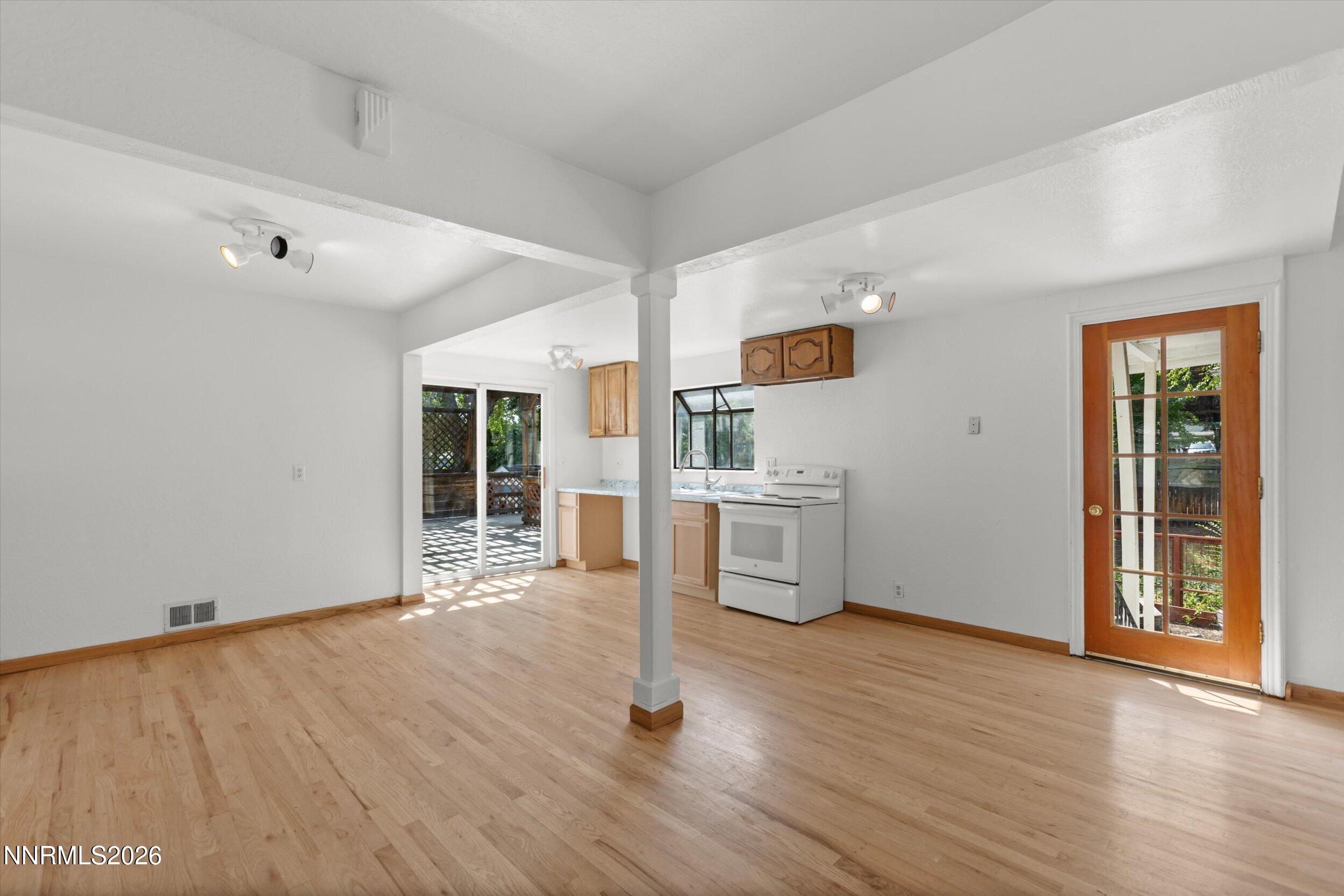 454 Glenmanor Drive Property Photo 8
