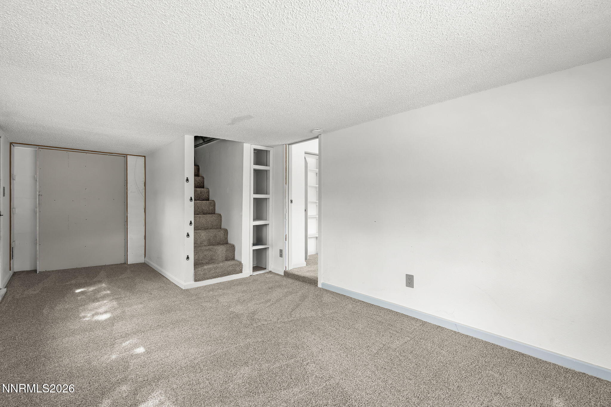 1125 E Huffaker Lane Property Photo 35