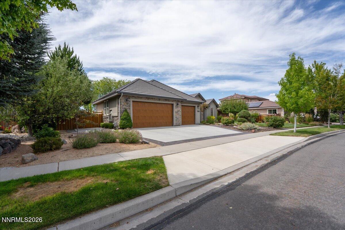 7365 Silver King Drive Property Photo 4