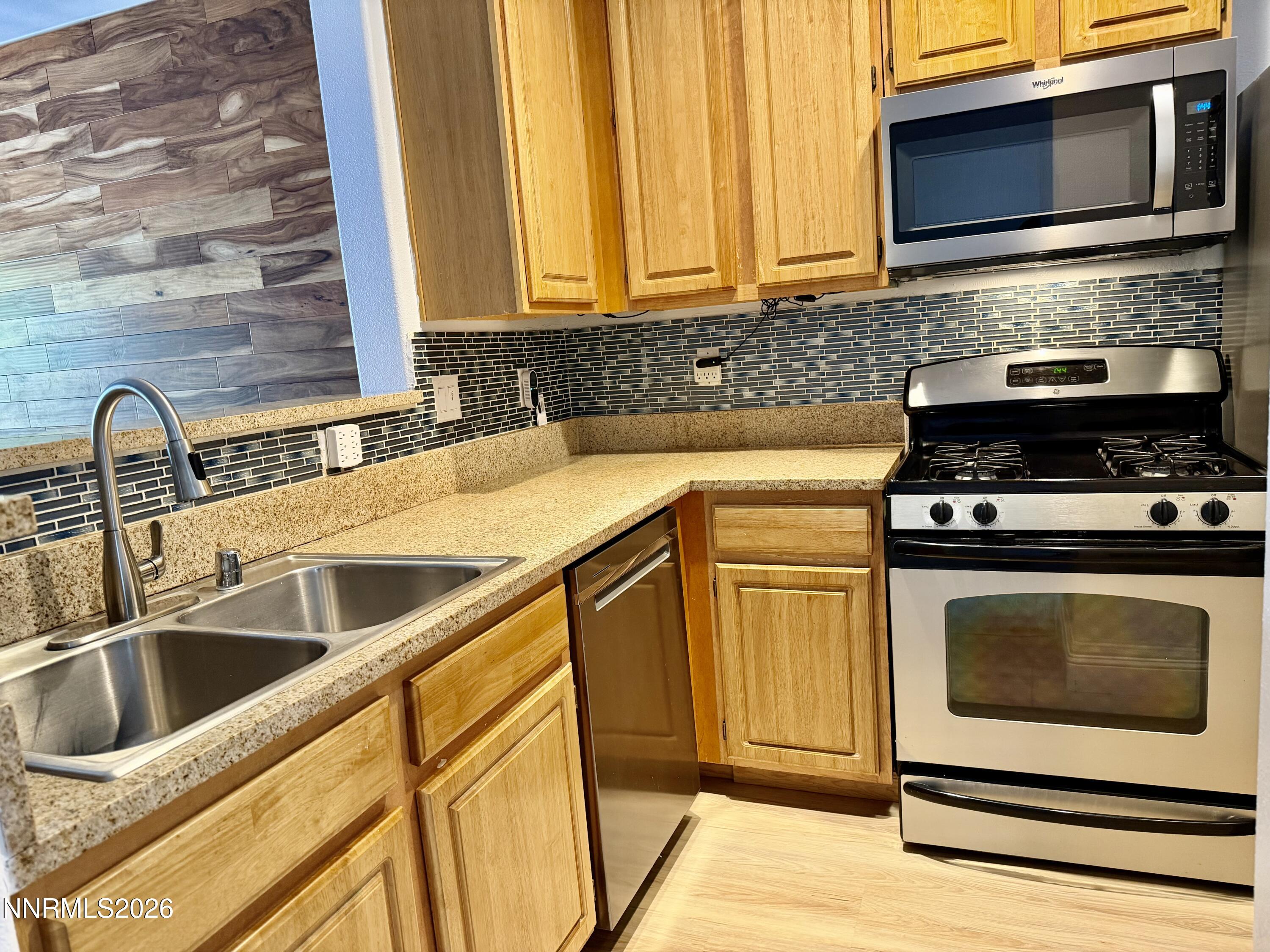 900 S Meadows Parkway 3223 Property Photo 18