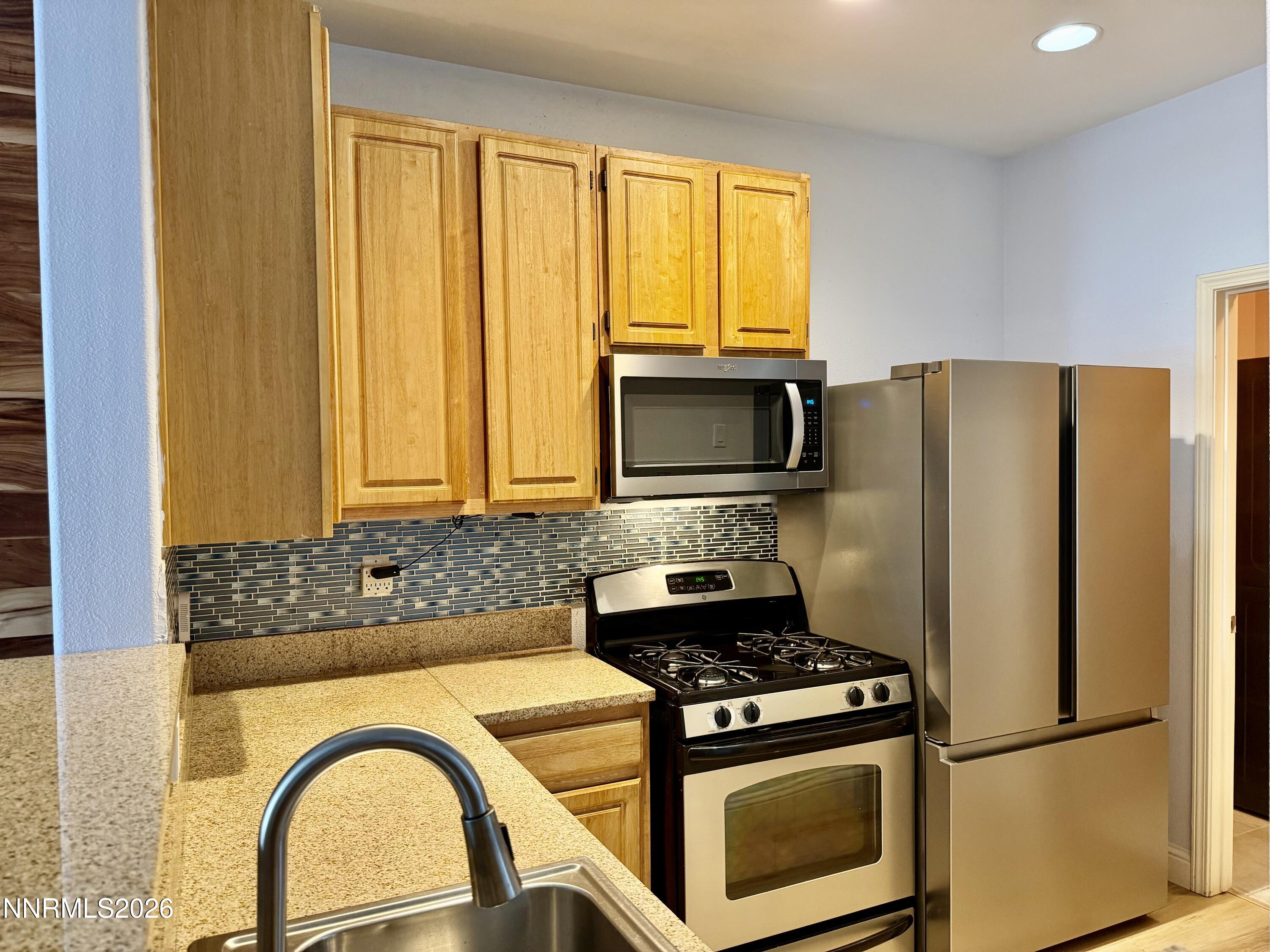 900 S Meadows Parkway 3223 Property Photo 21