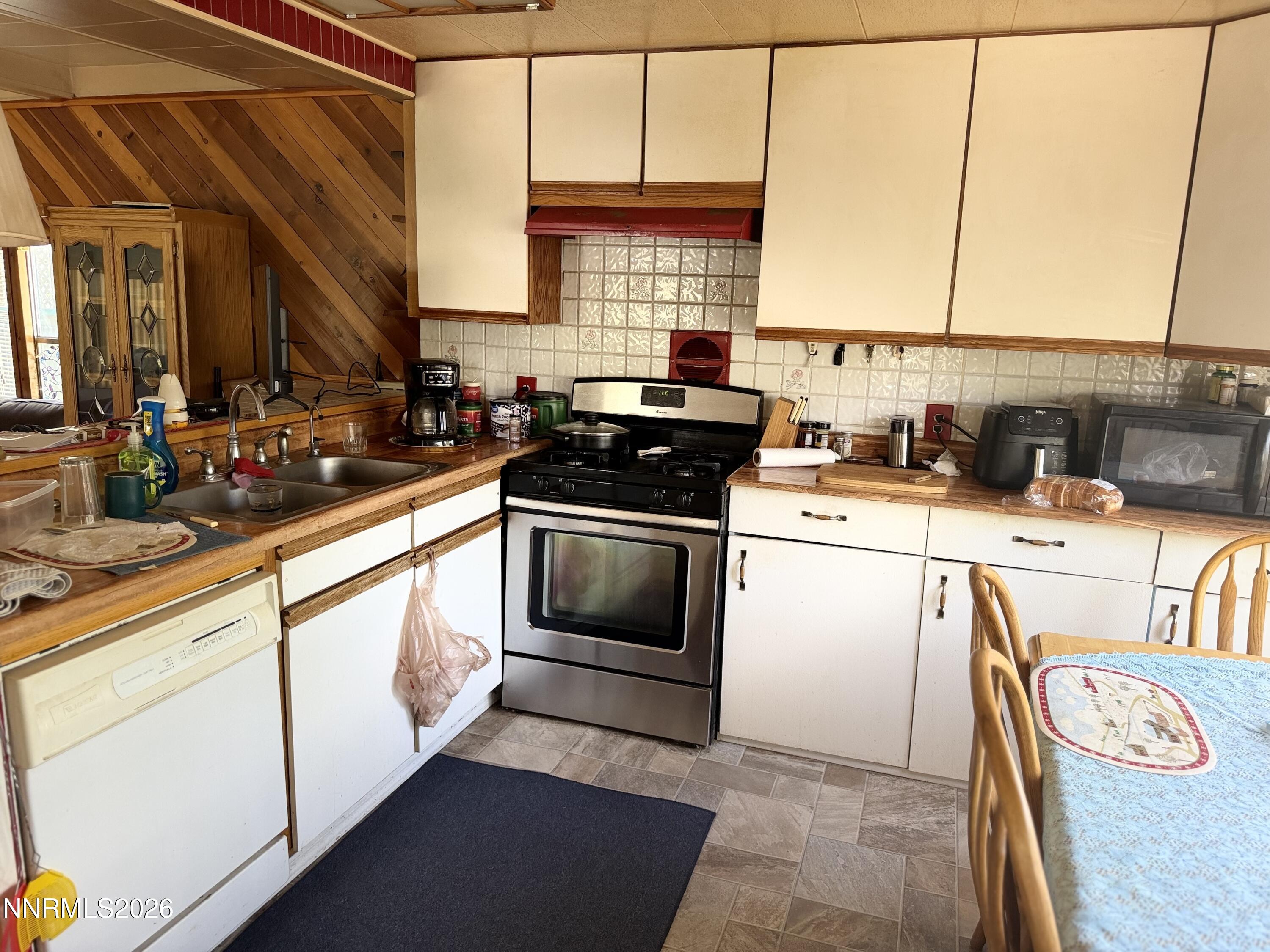 85 Ramsey Way Property Photo 7