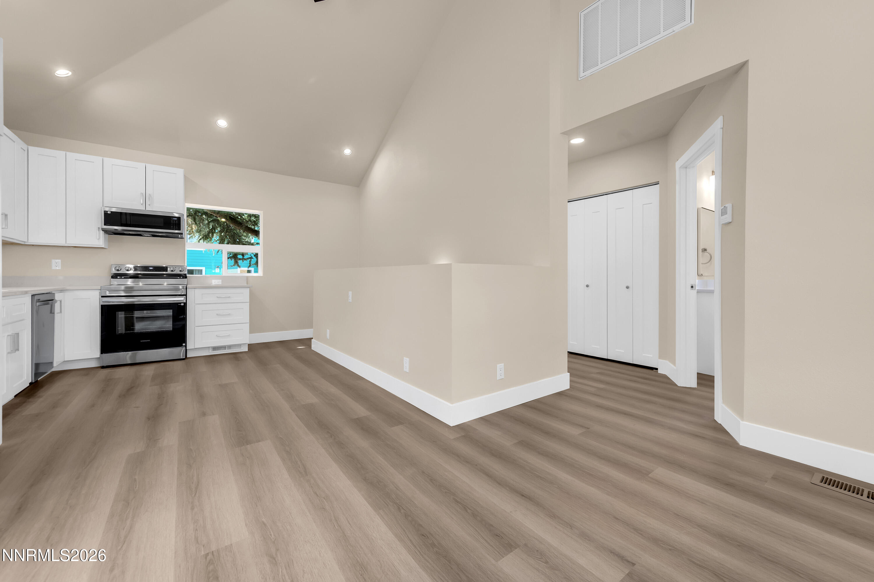 360 Roberts Street Property Photo 5