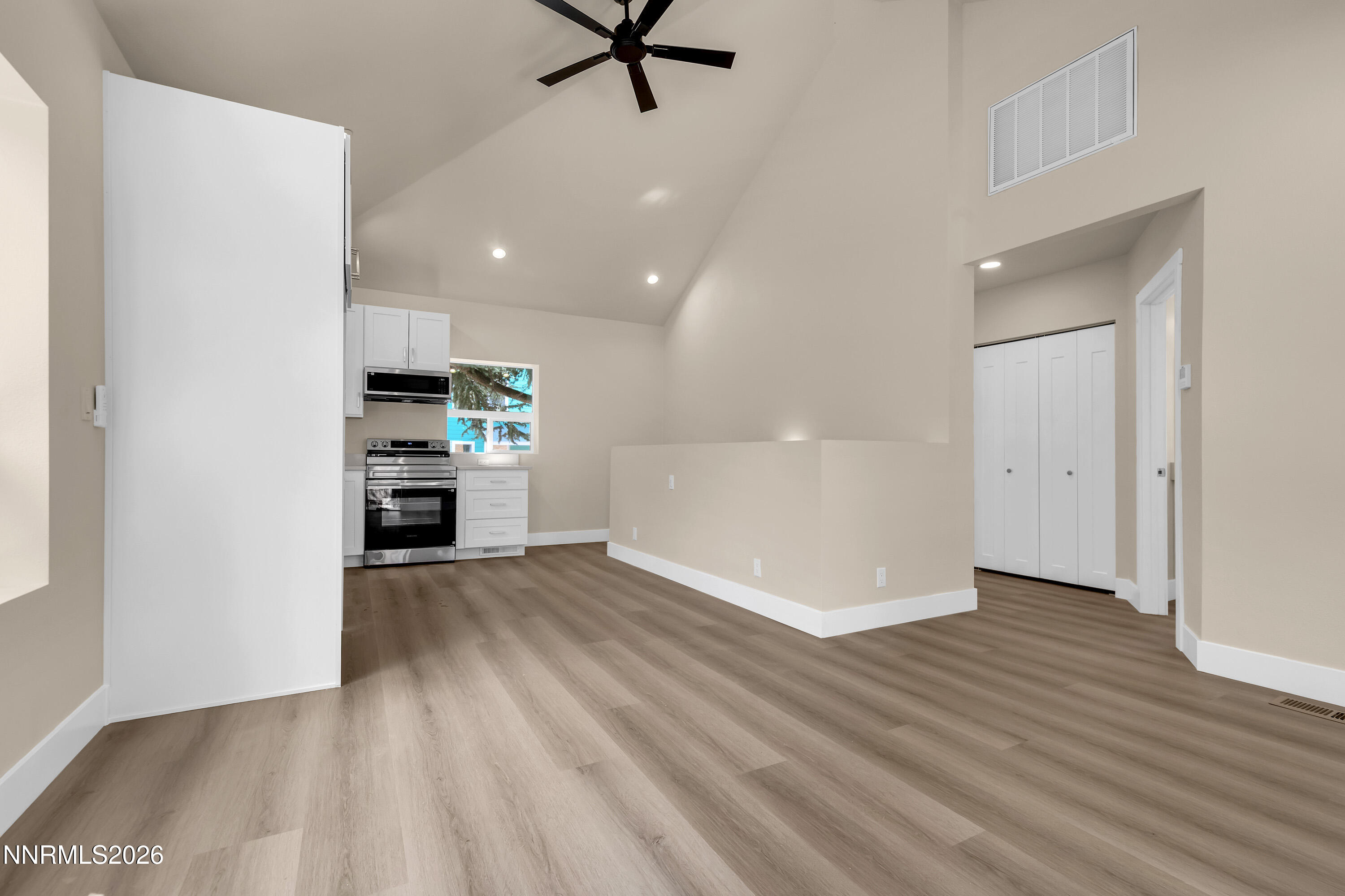 360 Roberts Street Property Photo 6