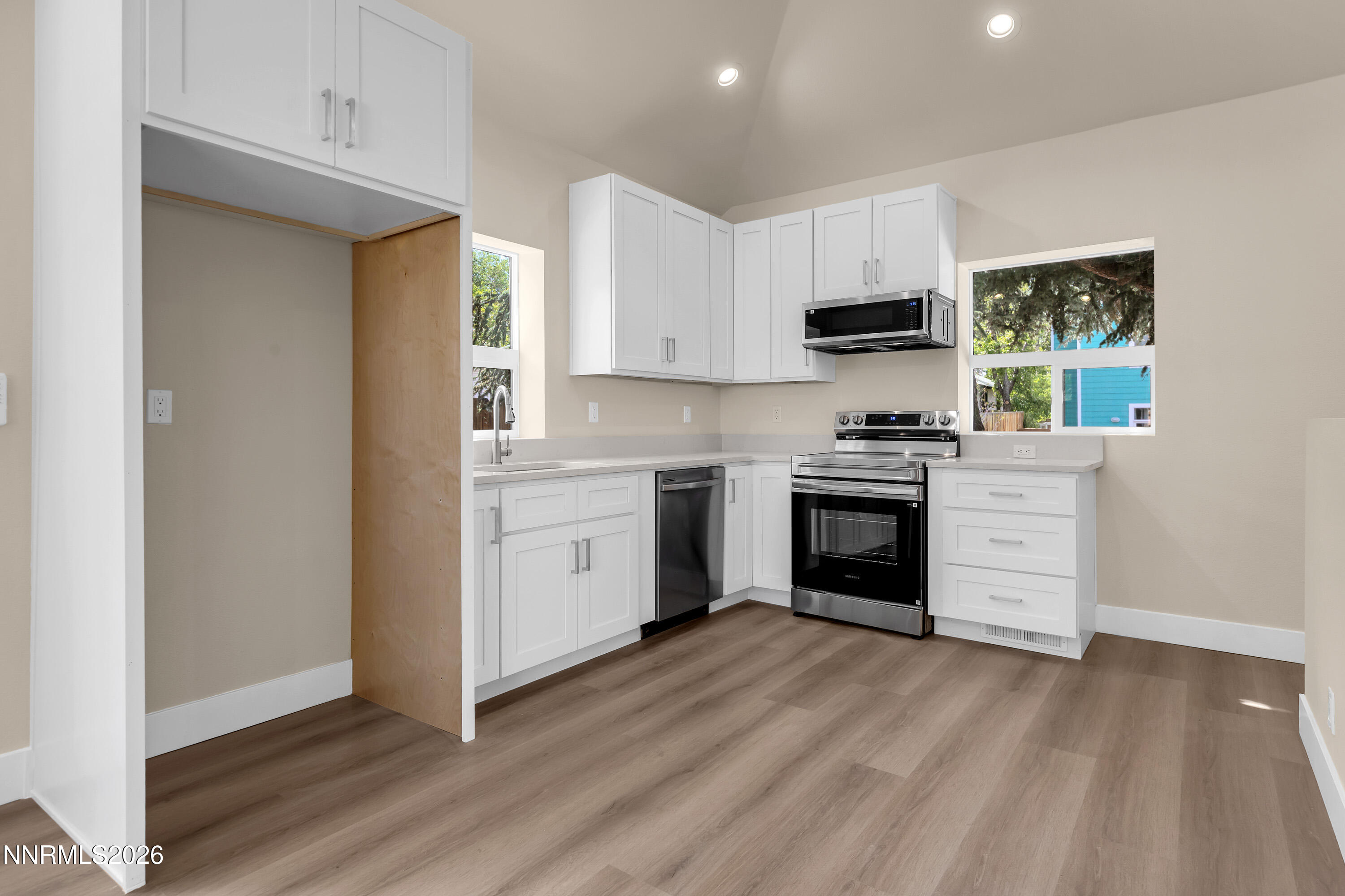 360 Roberts Street Property Photo 7