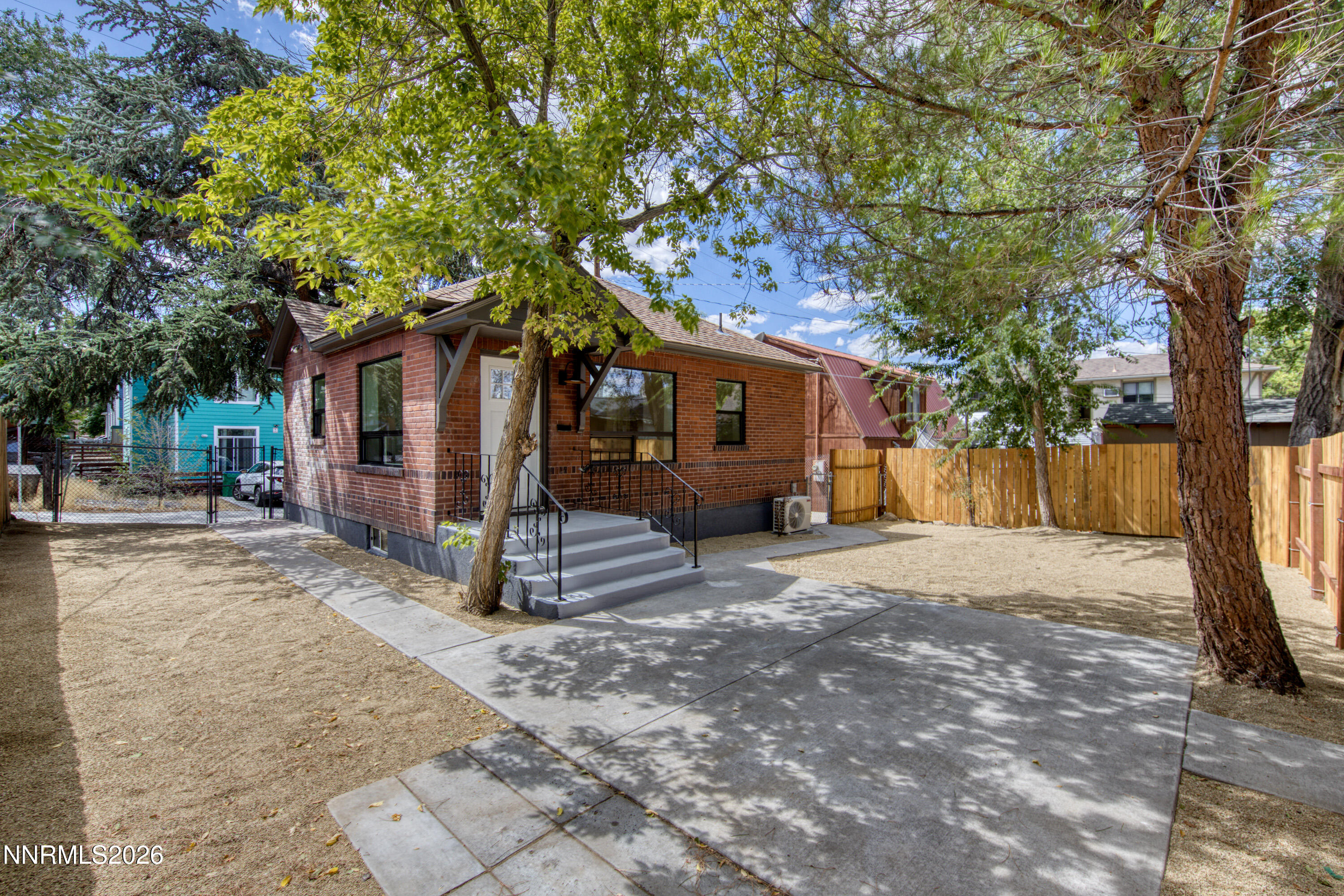 360 Roberts Street Property Photo 28