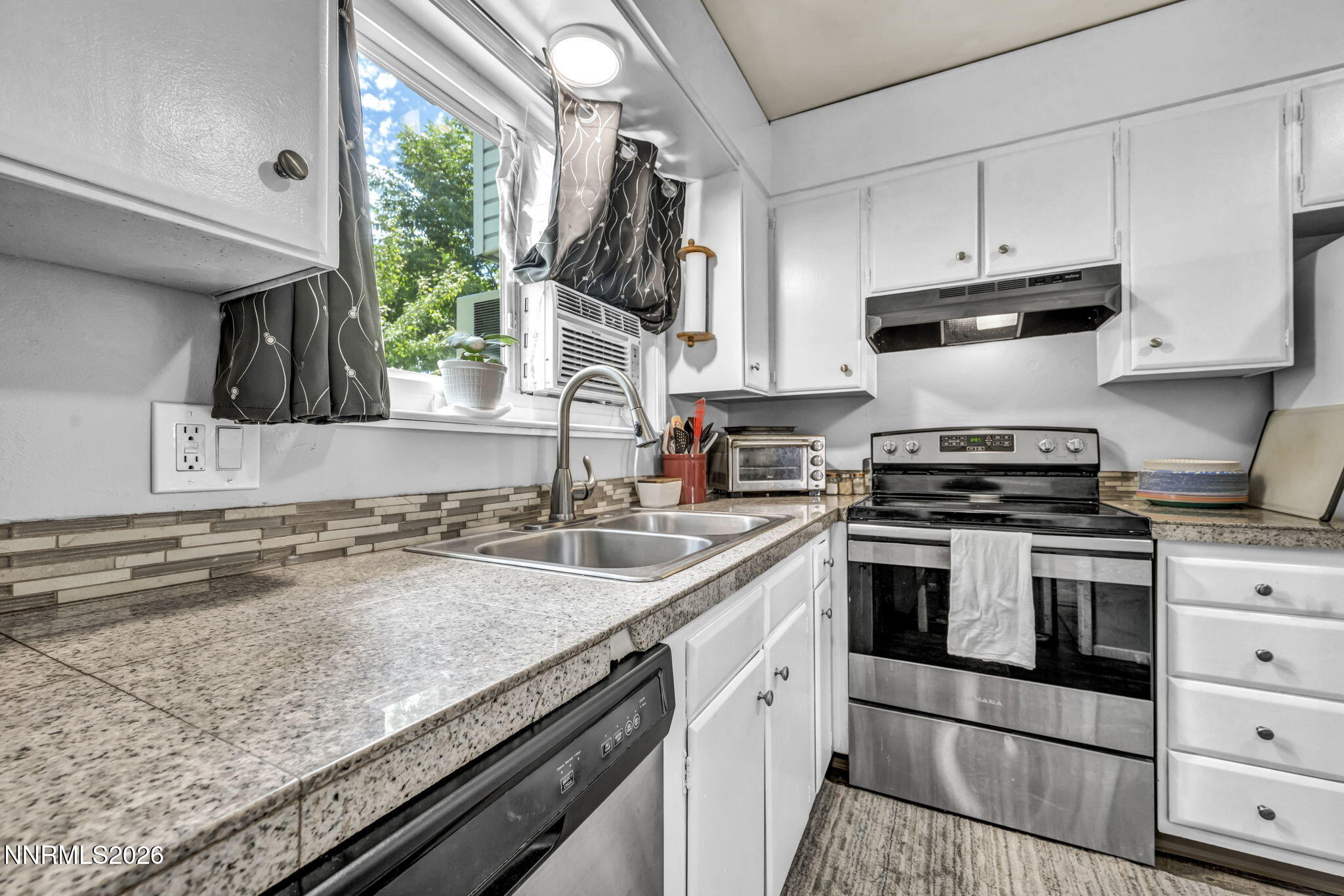 5 Smithridge Park Property Photo 8