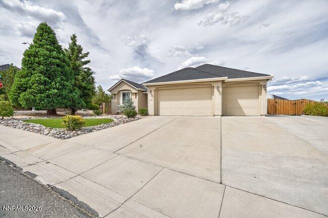 1245 Saxon Drive Property Photo 3