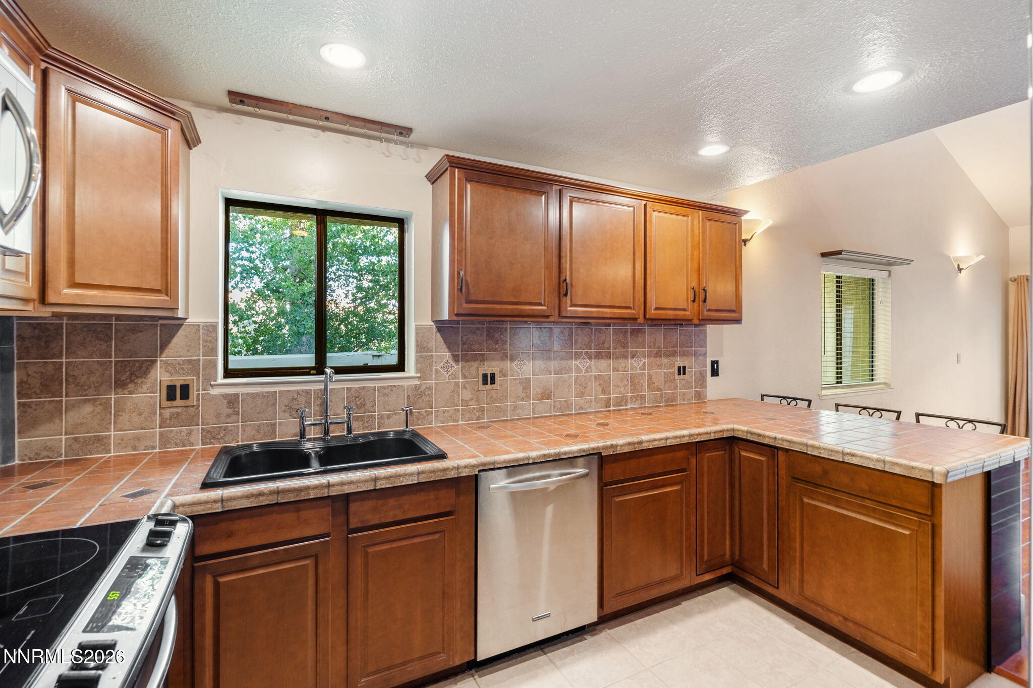 8690 Dixon Lane Property Photo 16
