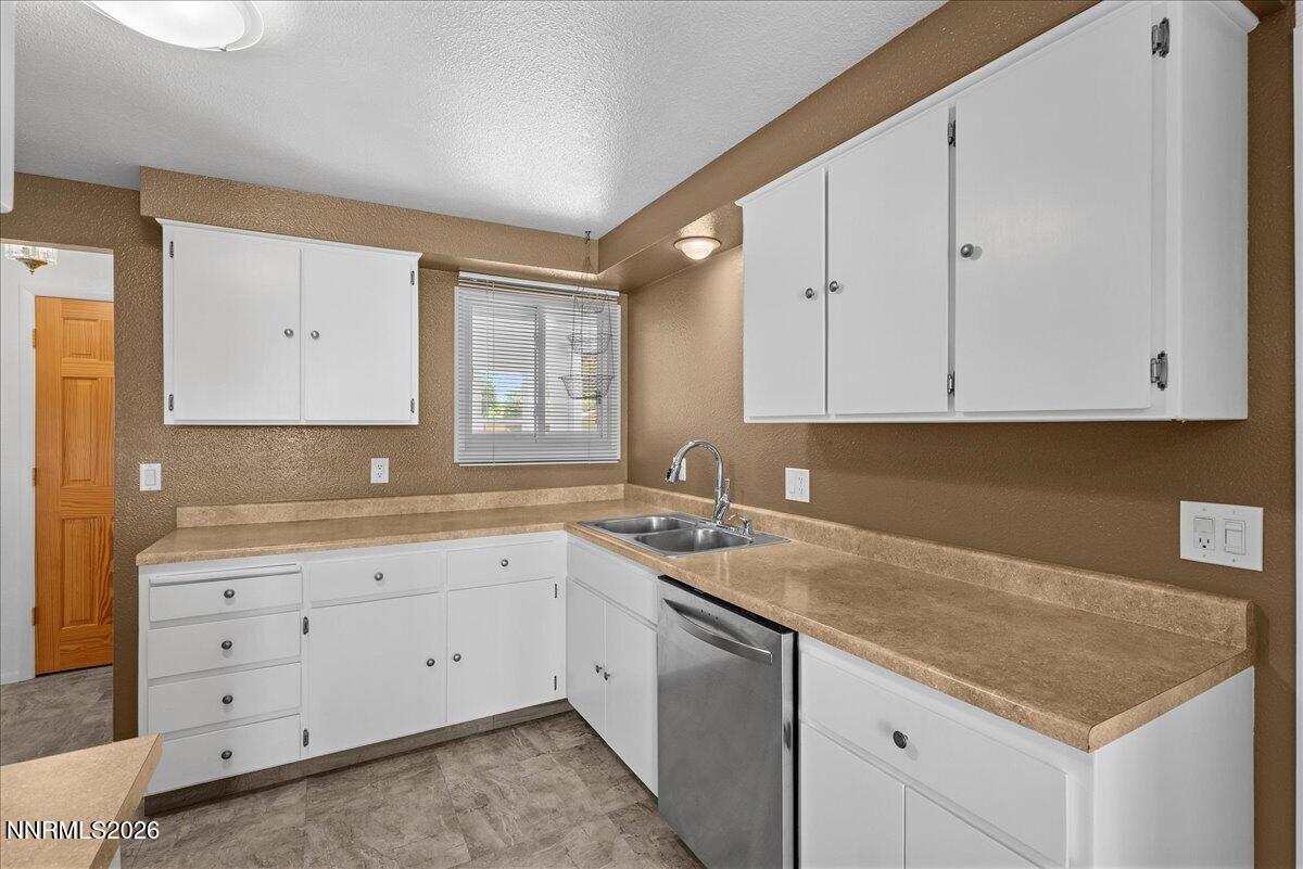 7190 Bluestone Drive Property Photo 15