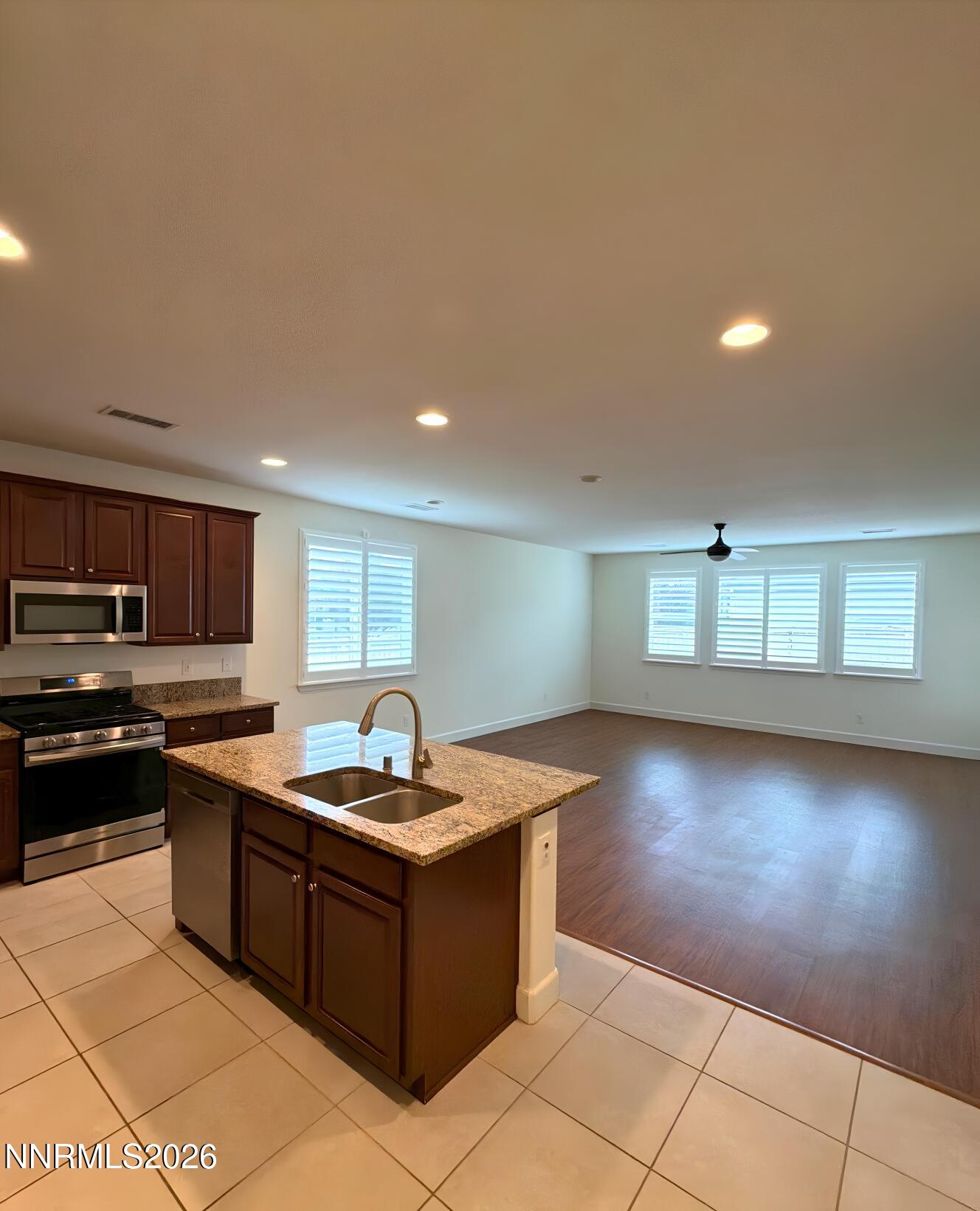 1905 Palacia Pointe Drive Property Photo 3
