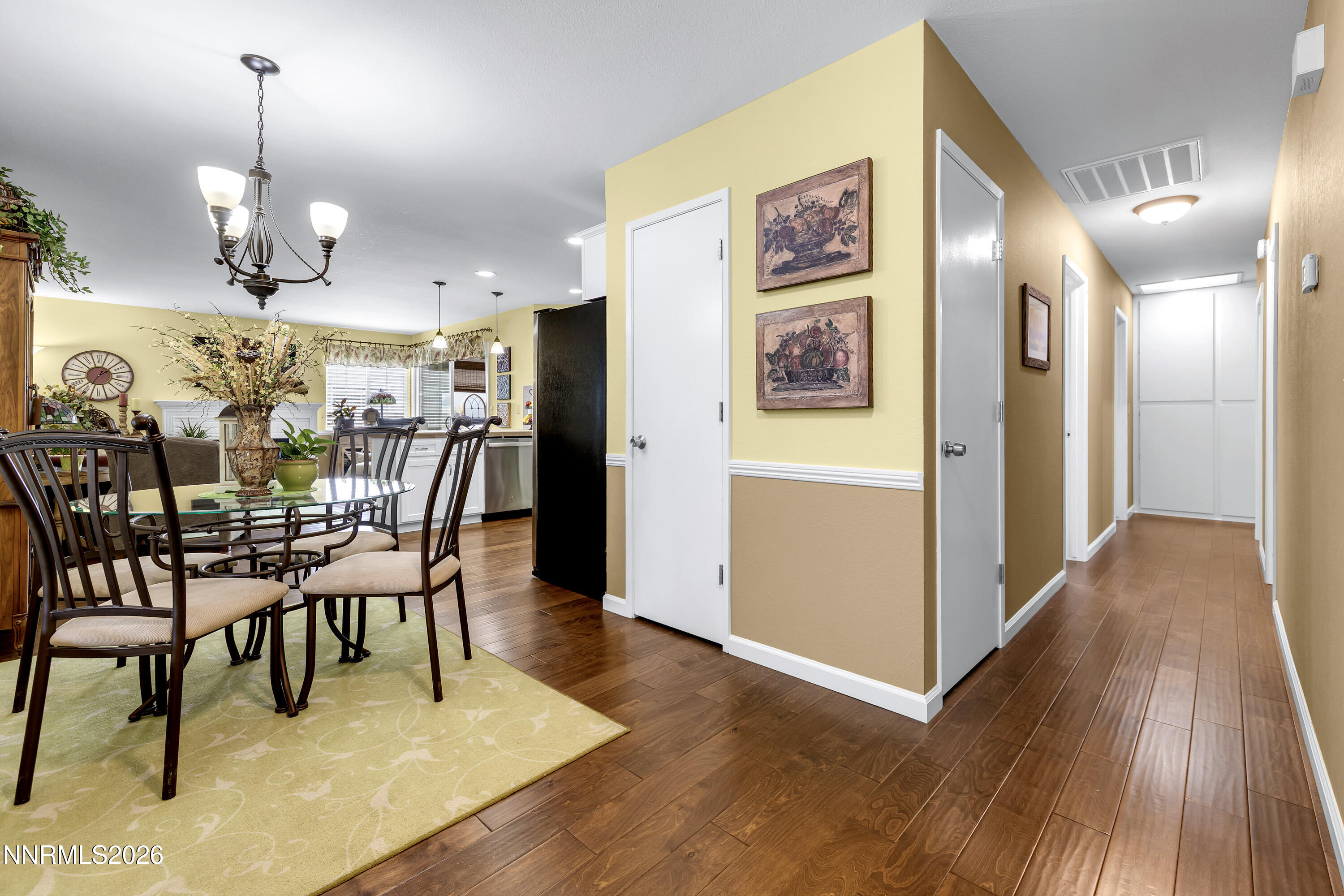 2267 Valencia Way Property Photo 4