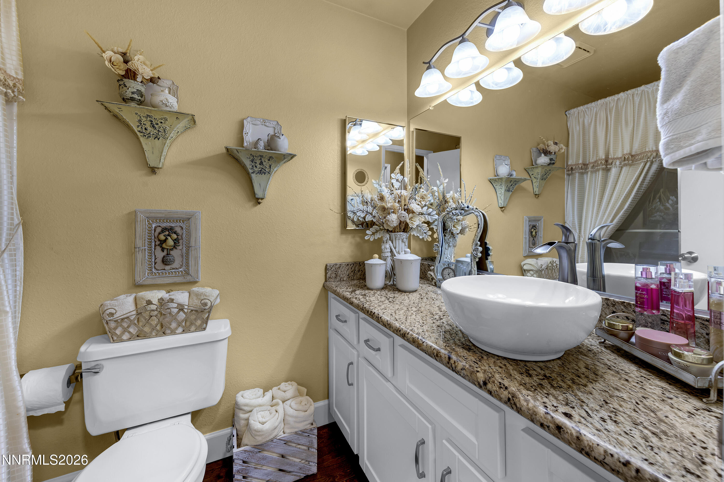 2267 Valencia Way Property Photo 17