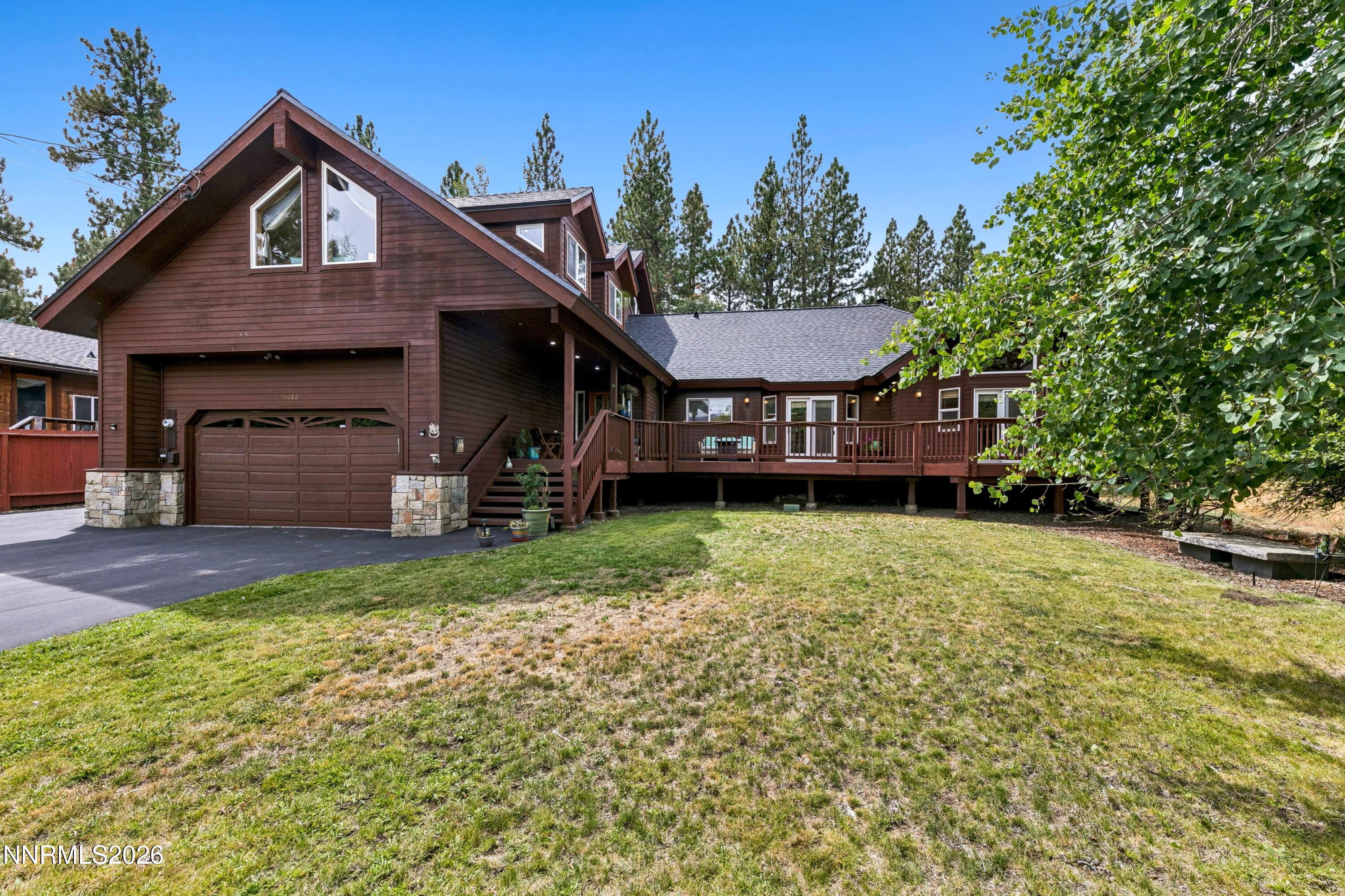 15686 Waterloo Circle Property Photo 4