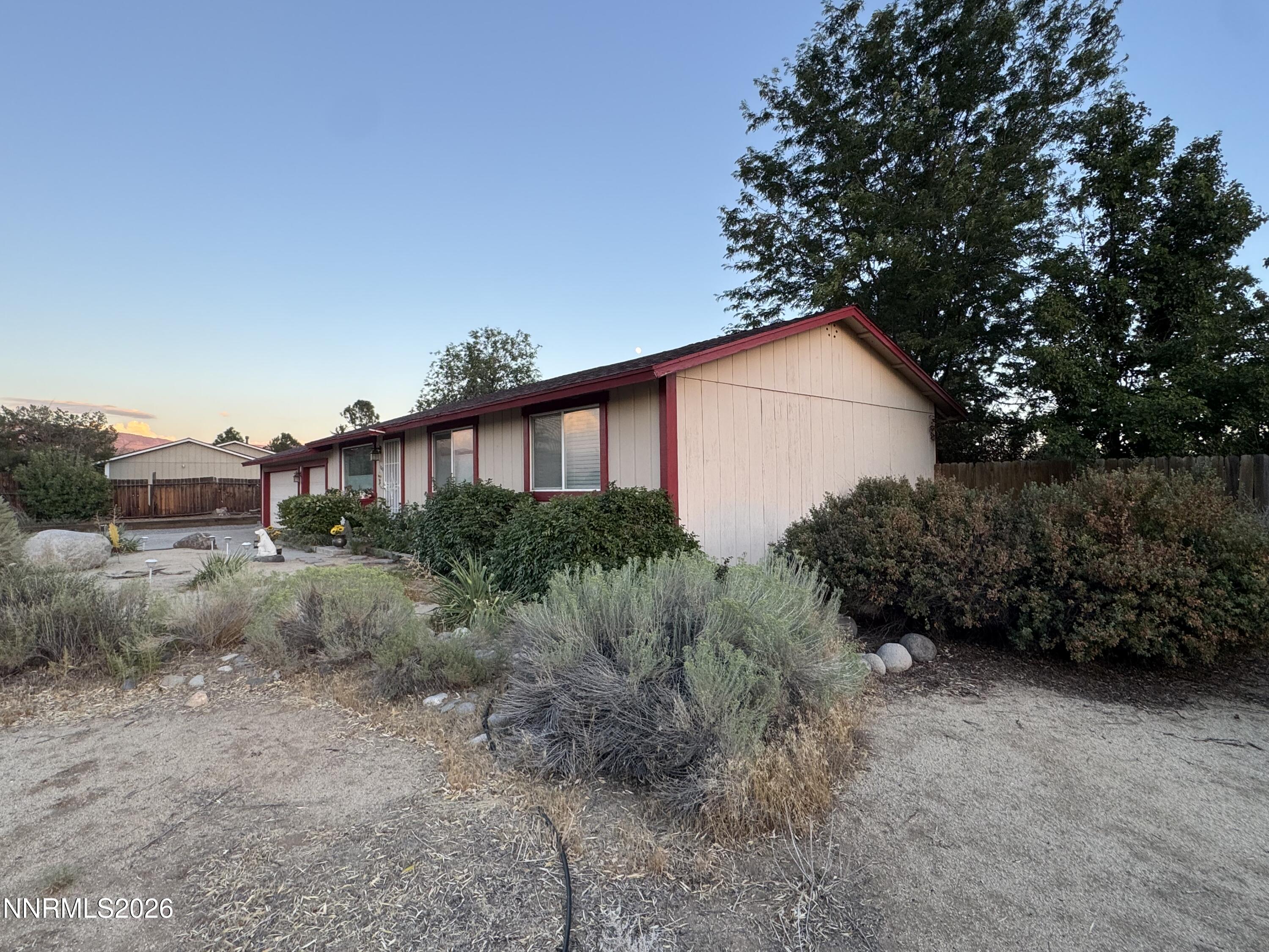 180 E Sky Ranch Boulevard Property Photo 3