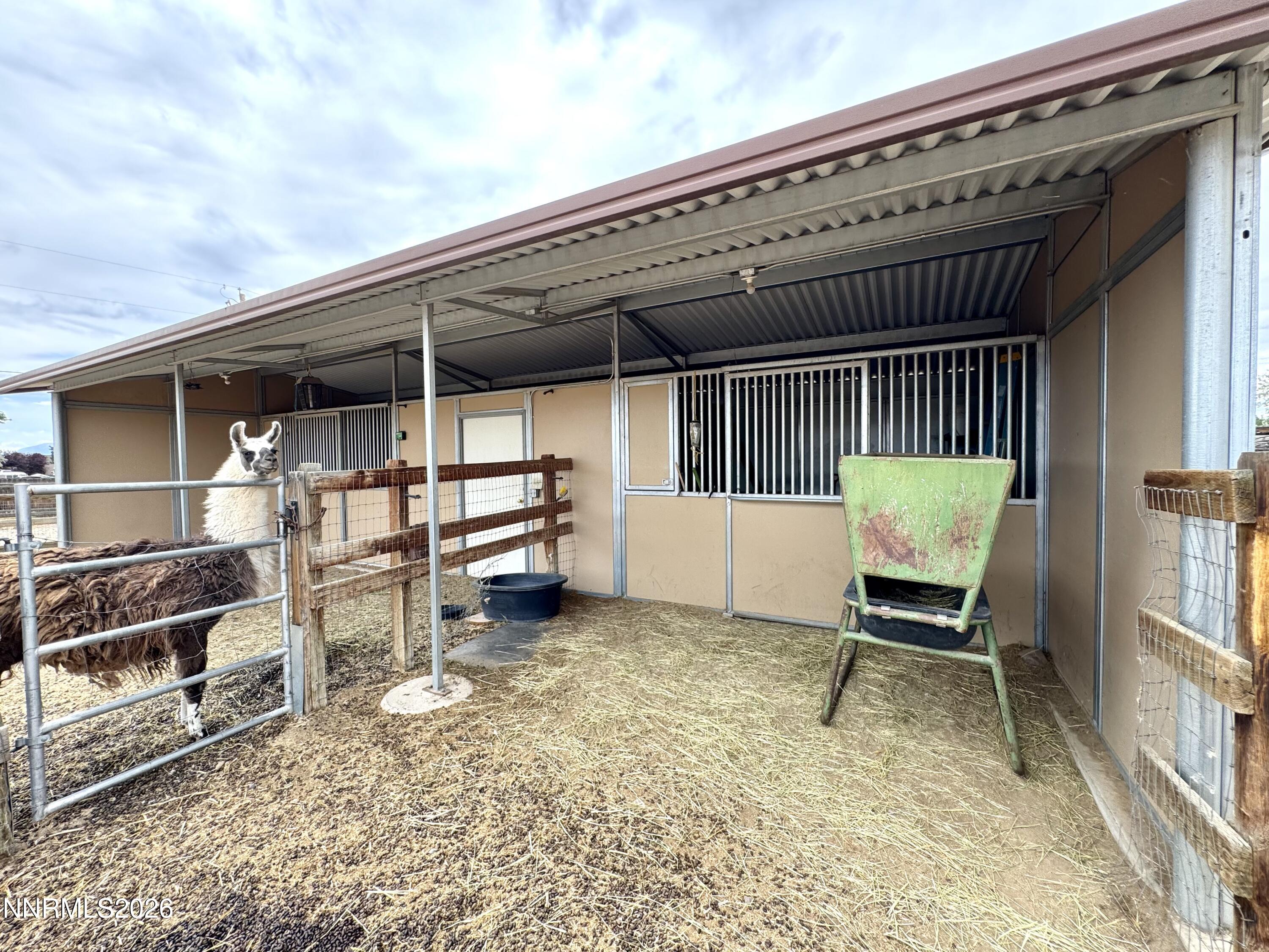 180 E Sky Ranch Boulevard Property Photo 17