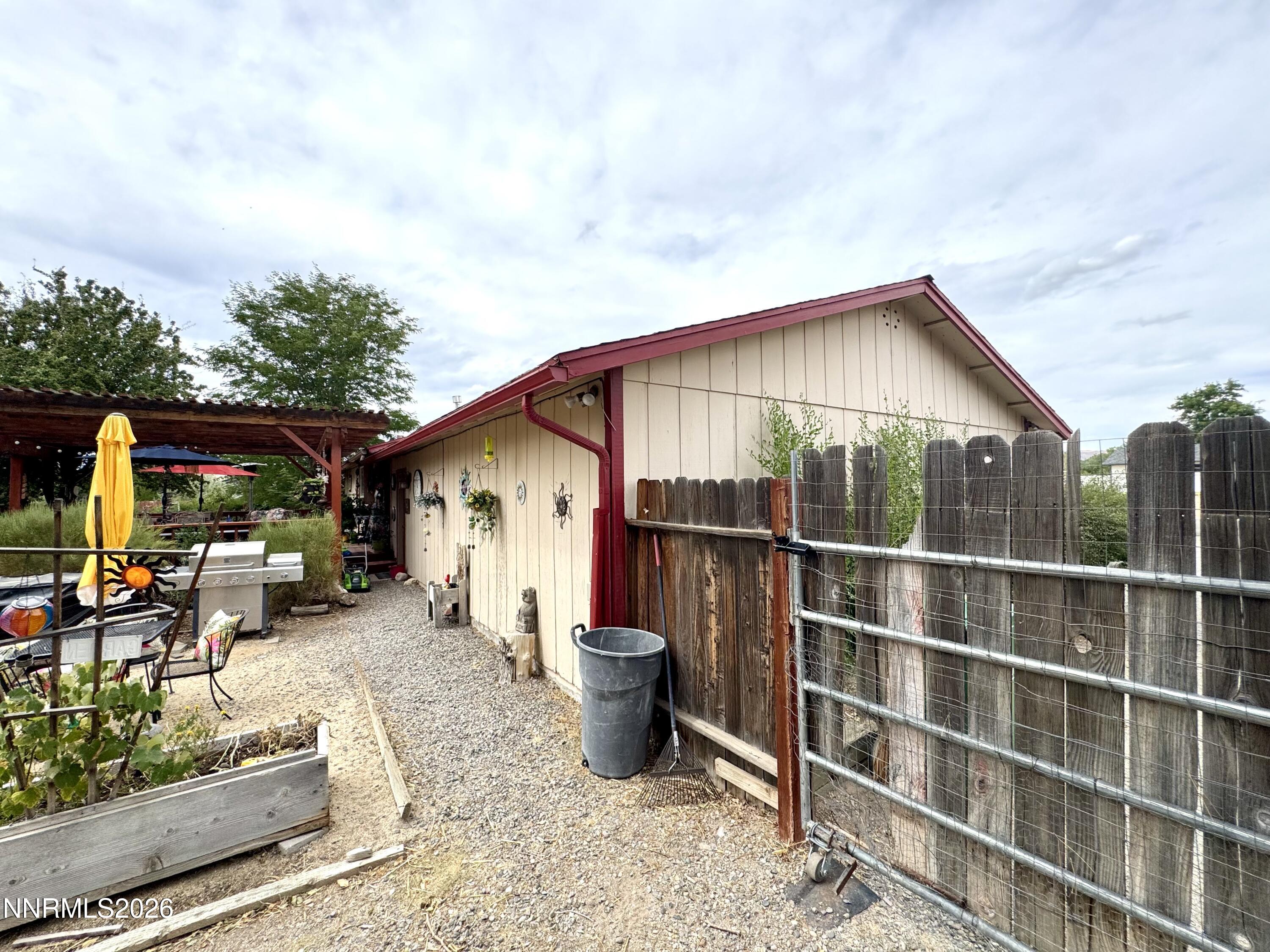 180 E Sky Ranch Boulevard Property Photo 24