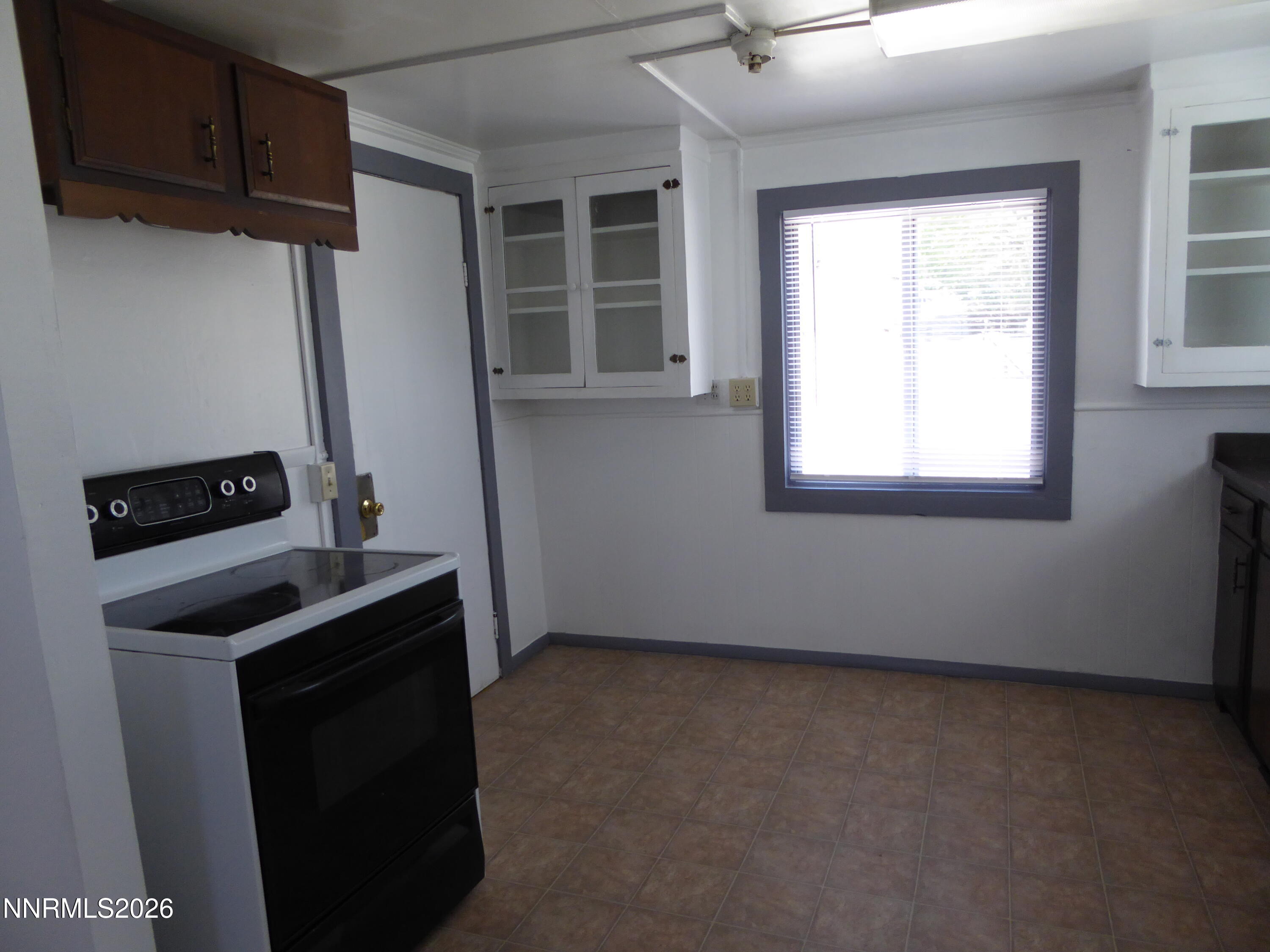 842 E Aultman Street Property Photo 10