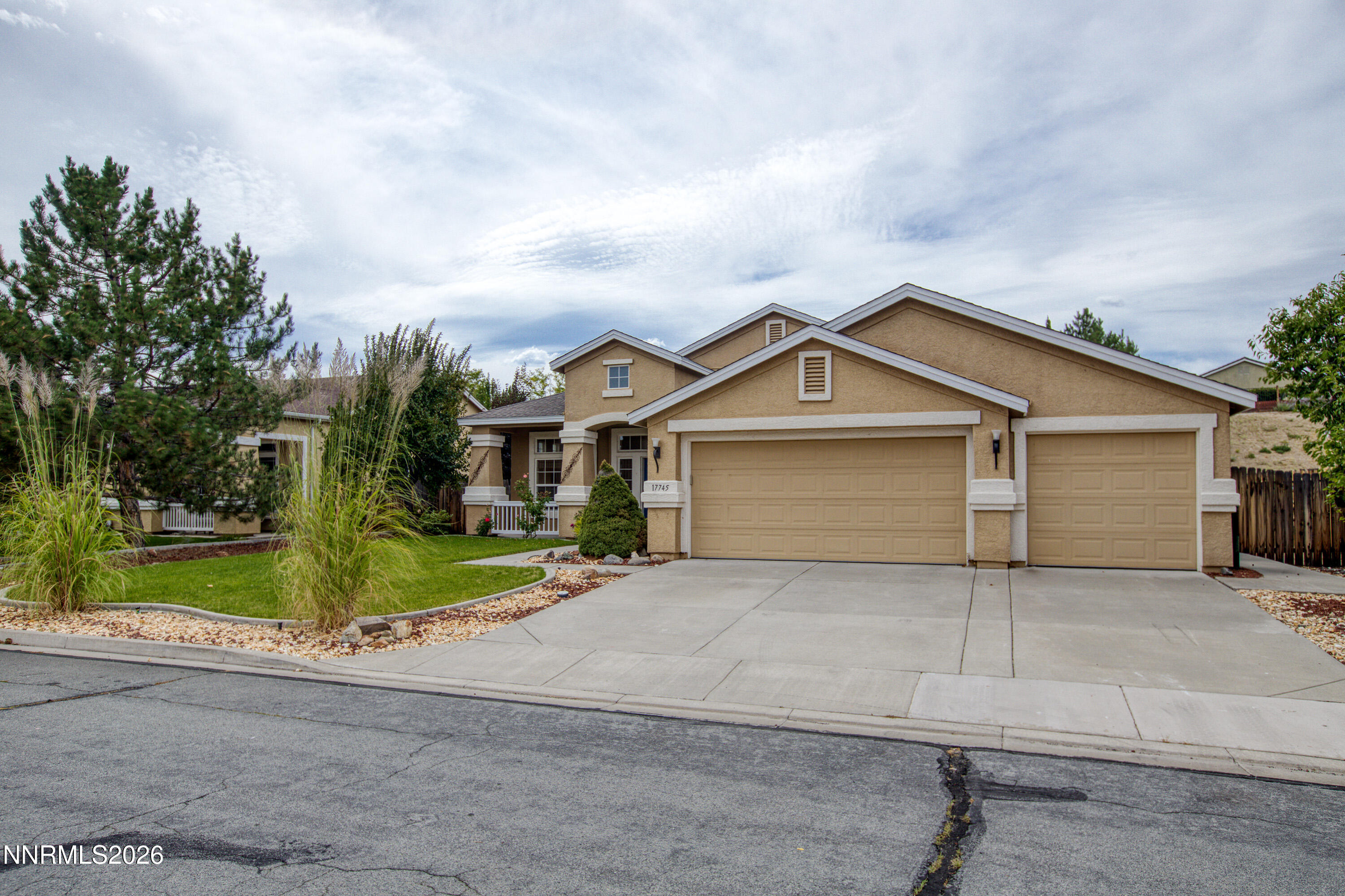 17745 Thunder River Drive Property Photo 4