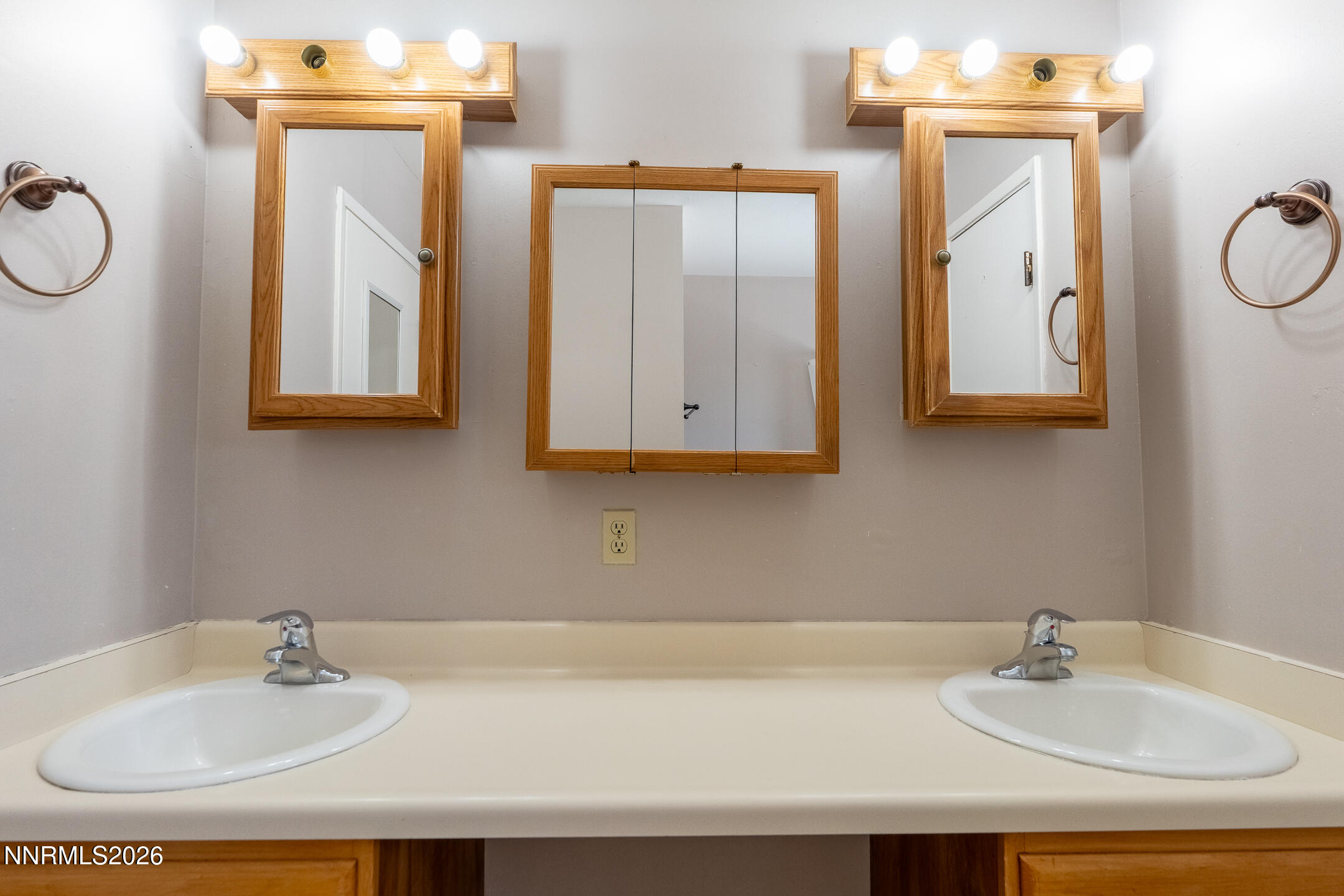 70 Smithridge Park Property Photo 40