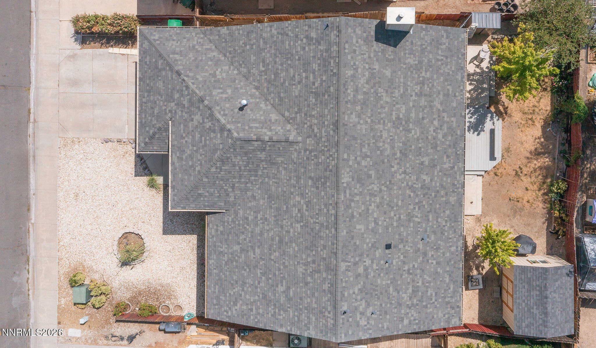 425 Crosswinds Drive Property Photo 4