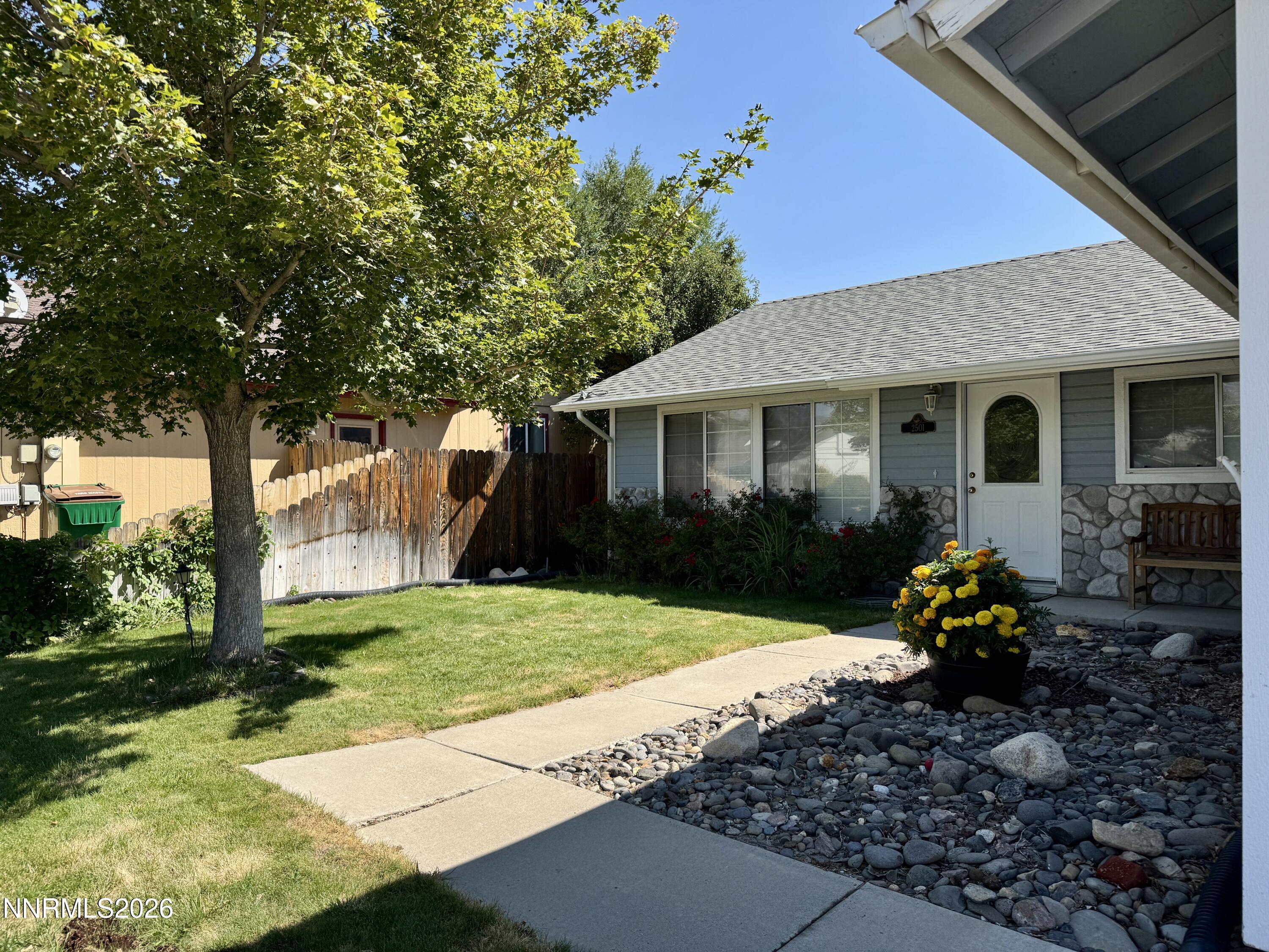 2501 Ridgecrest Drive Property Photo 2