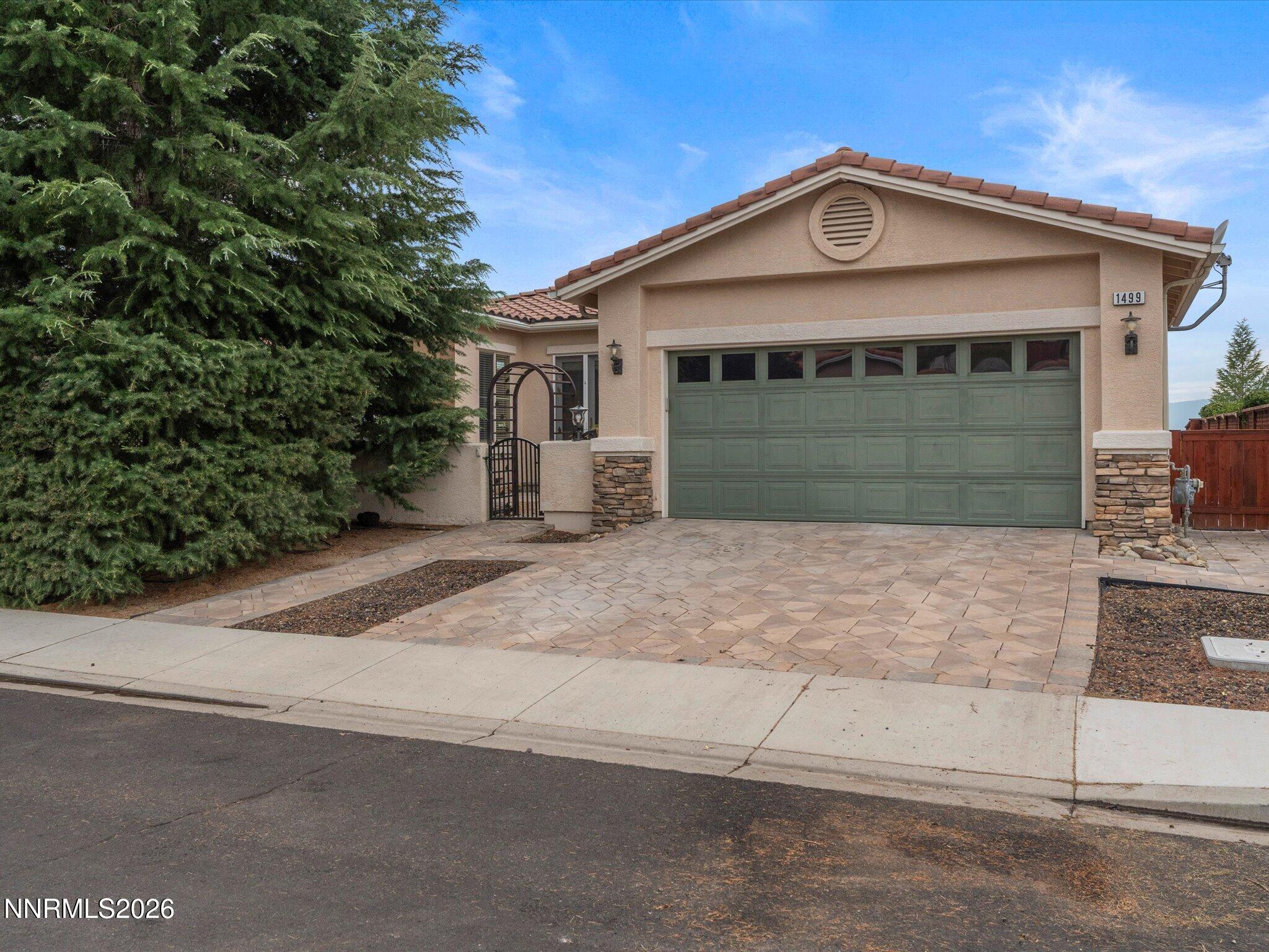 1499 Vicenza Drive Property Photo 2