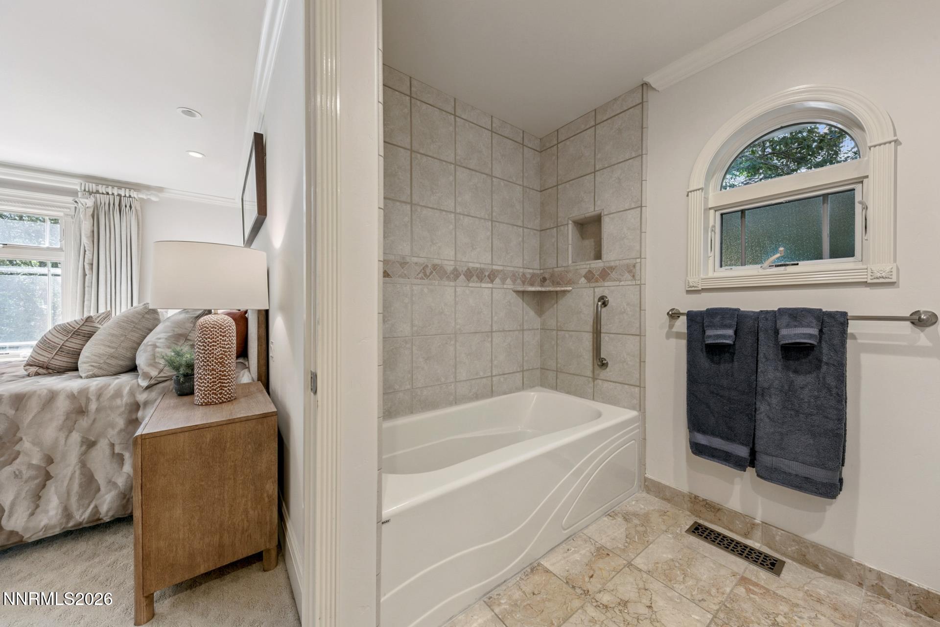 260011289 Property Photo 38
