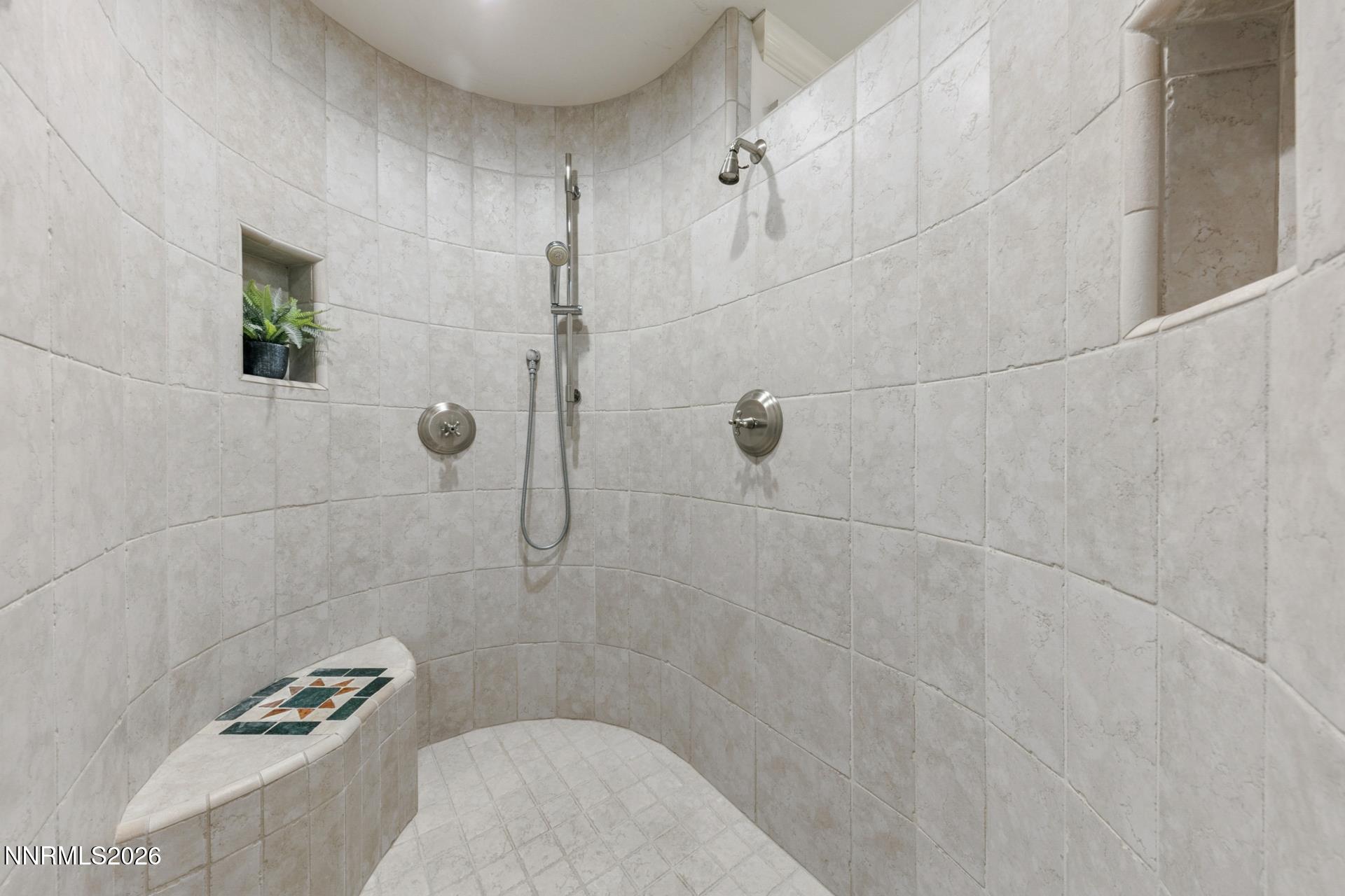 260011289 Property Photo 46