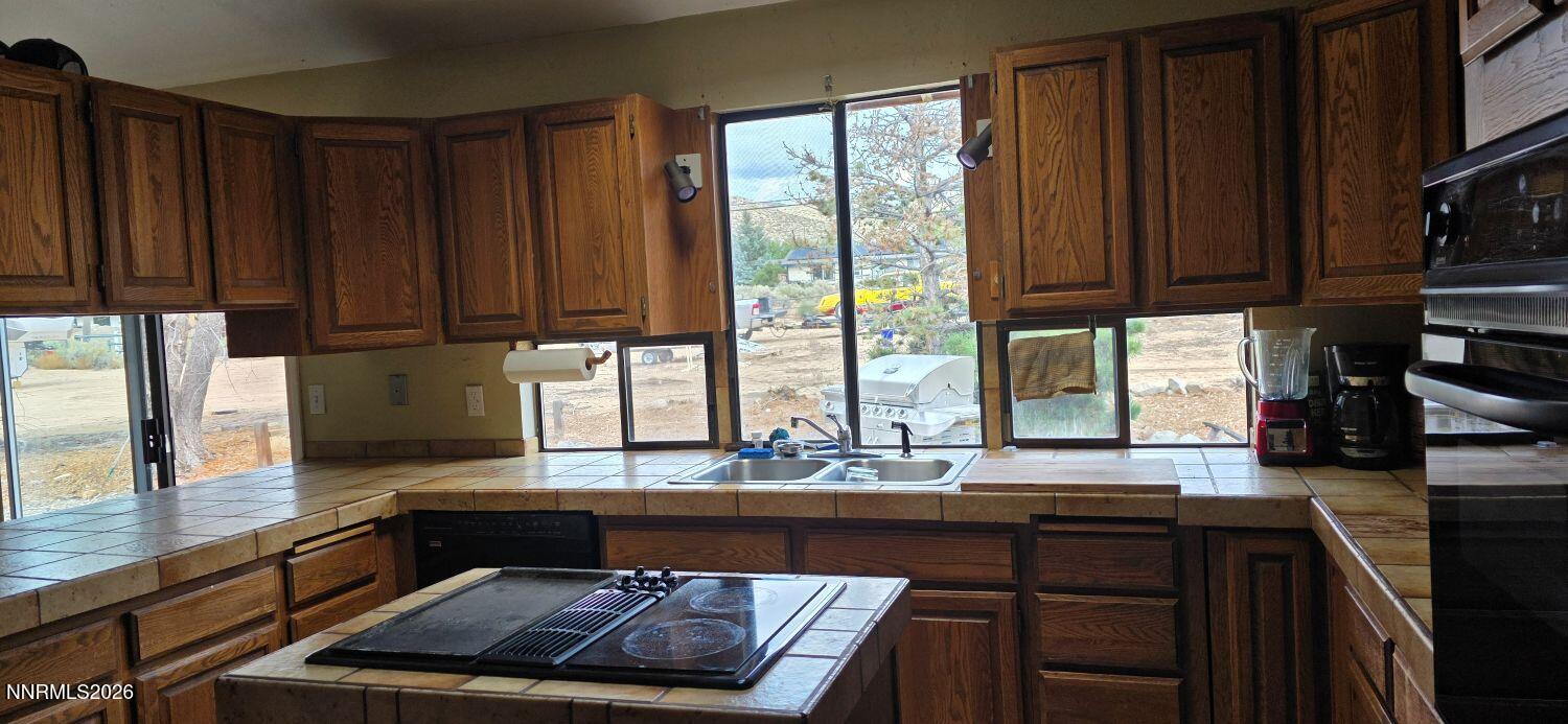 2140 Wildflower Drive Property Photo 4