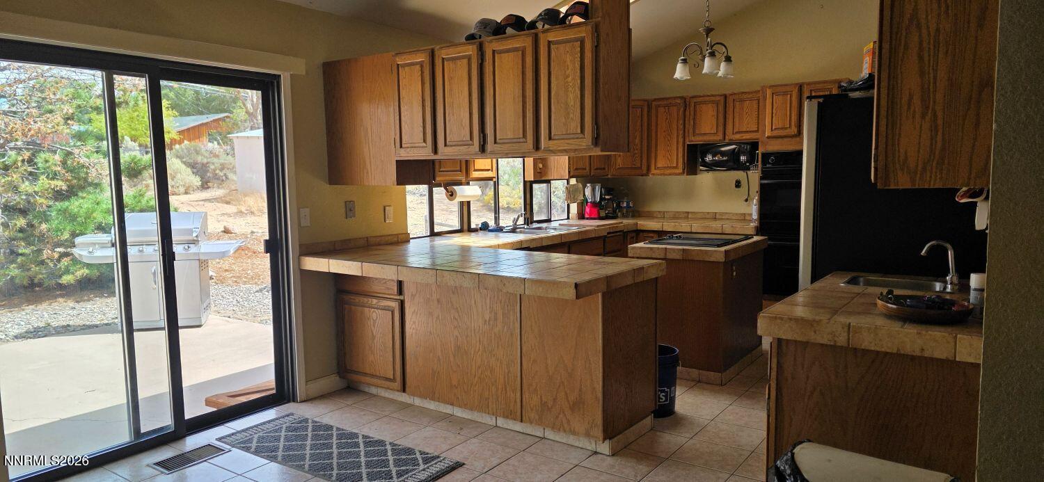 2140 Wildflower Drive Property Photo 6