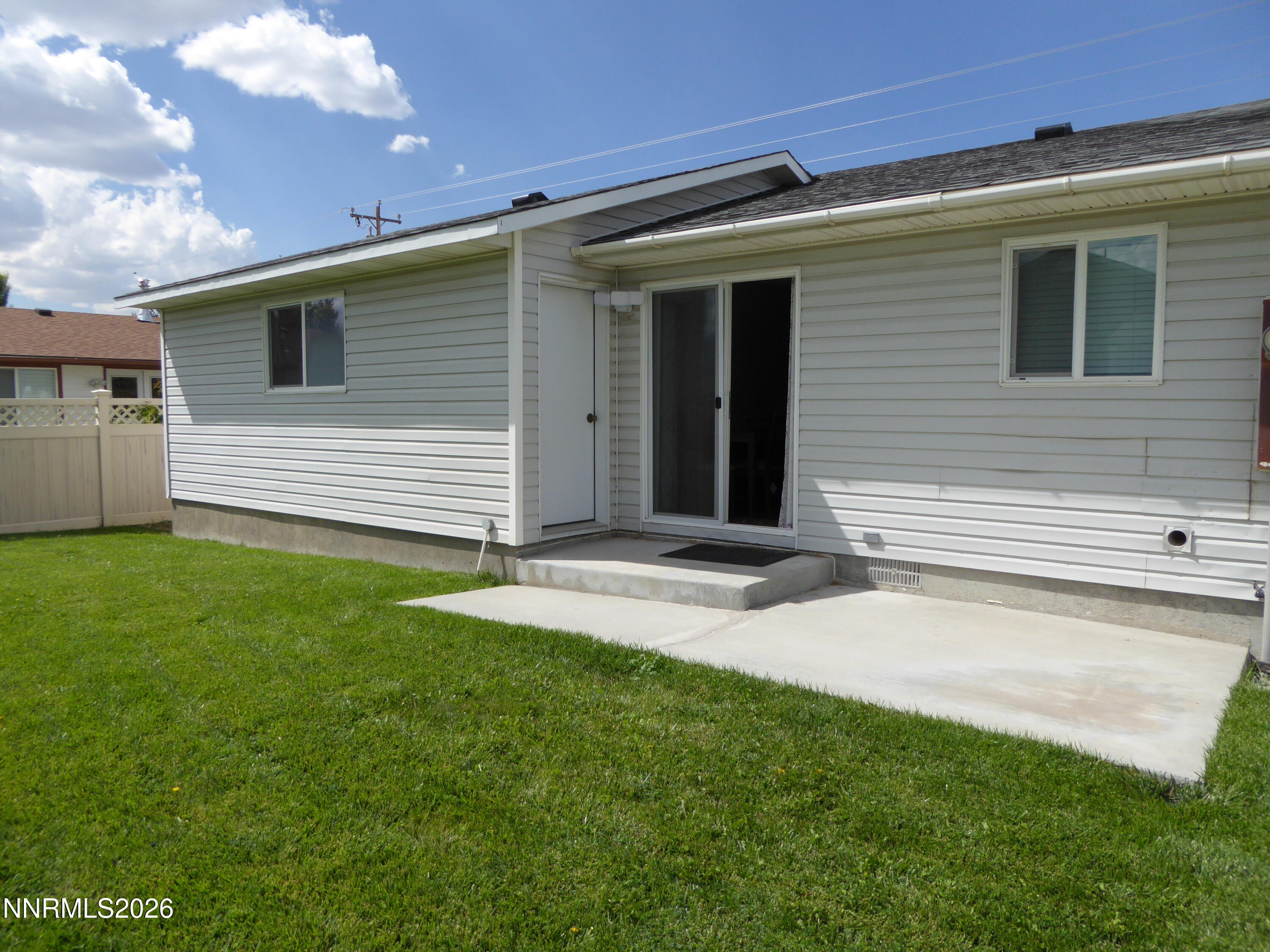 965 E 16th Street Property Photo 2