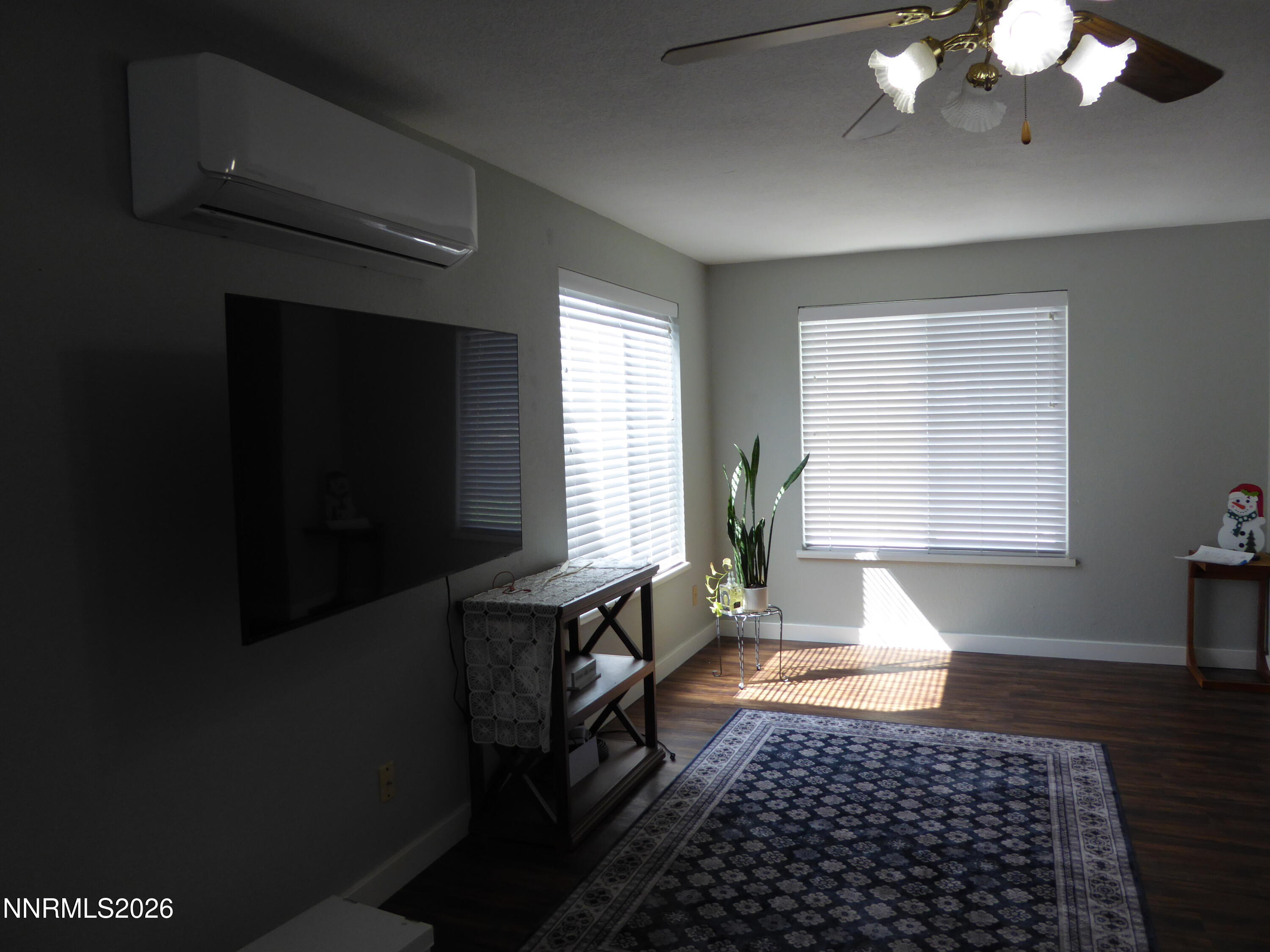 965 E 16th Street Property Photo 3