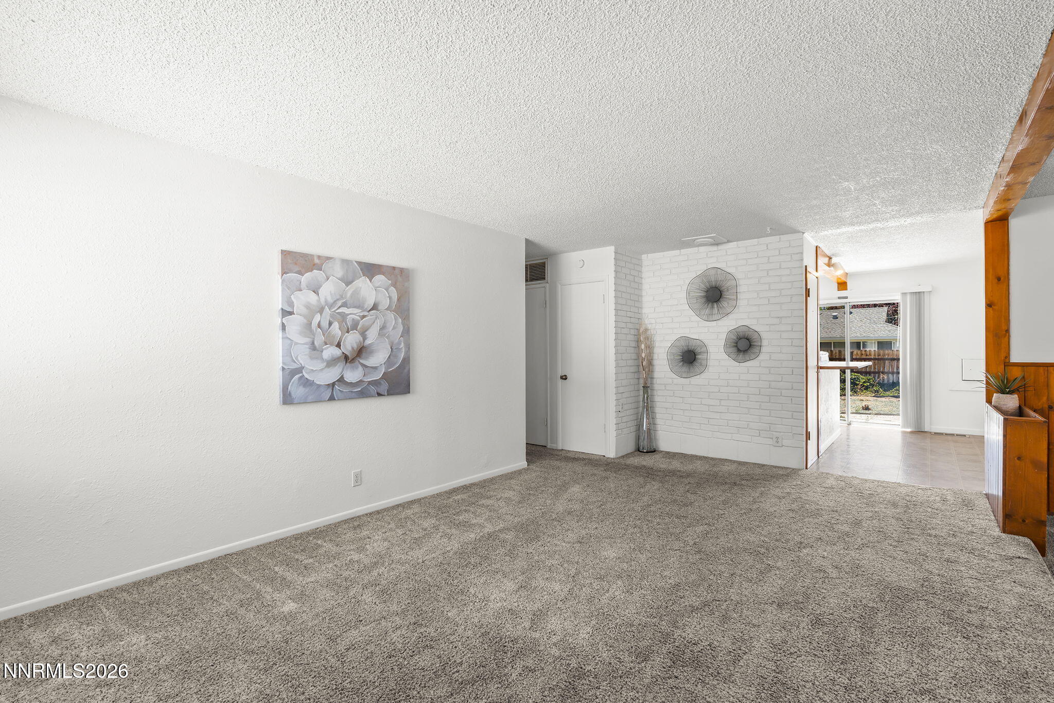 455 E Mclean Way Property Photo 4
