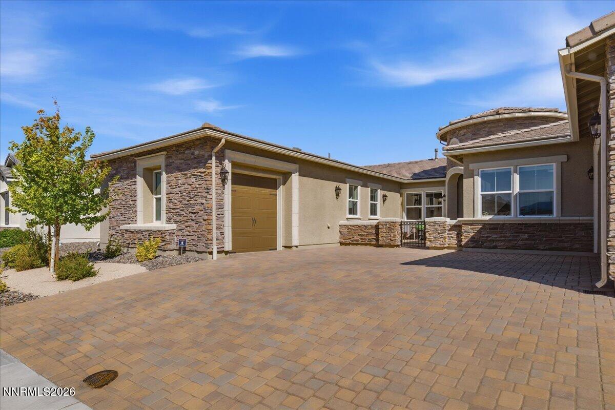 2317 Blushing Rock Drive Property Photo 2