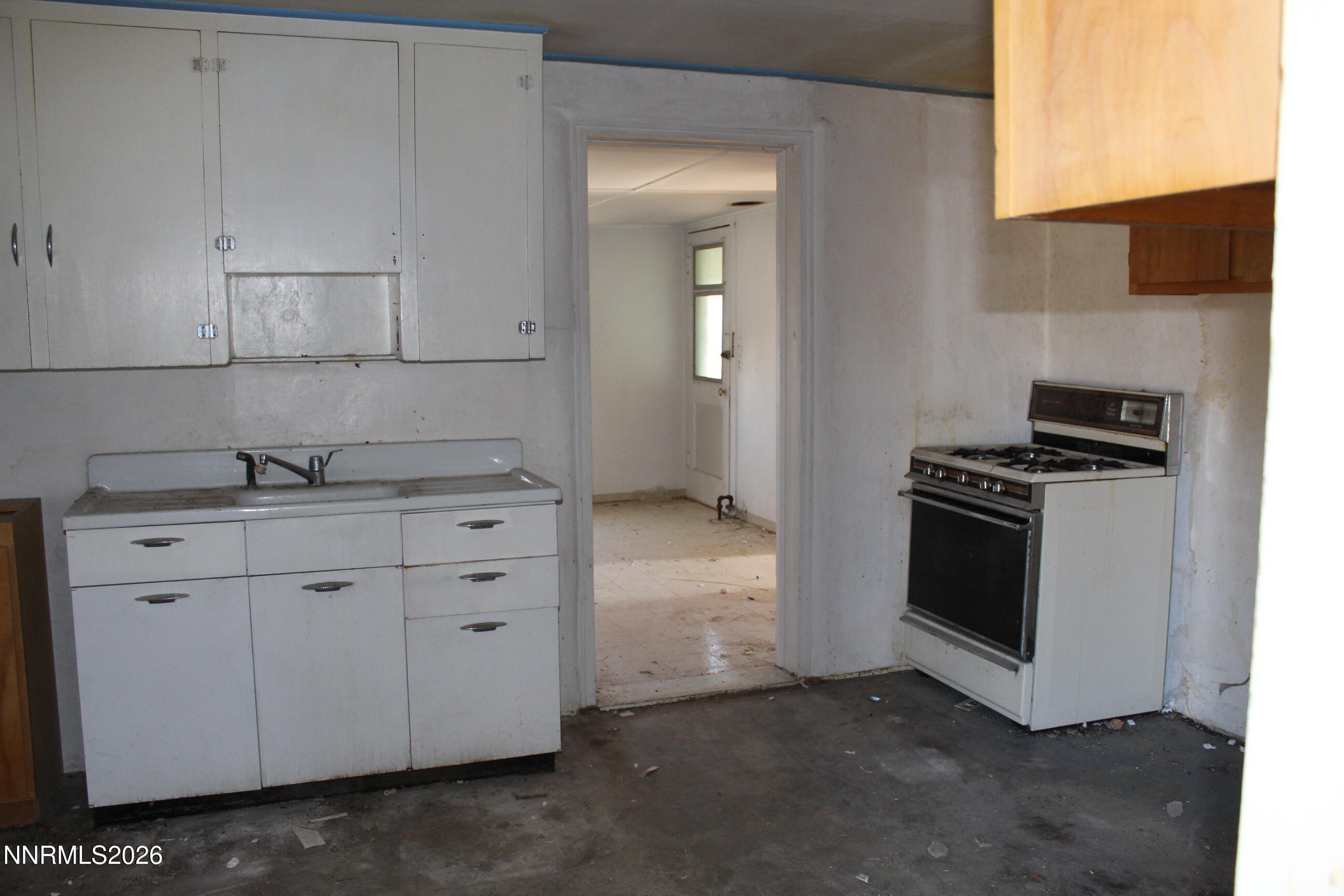 130 E Fourth Street 1 Property Photo 3